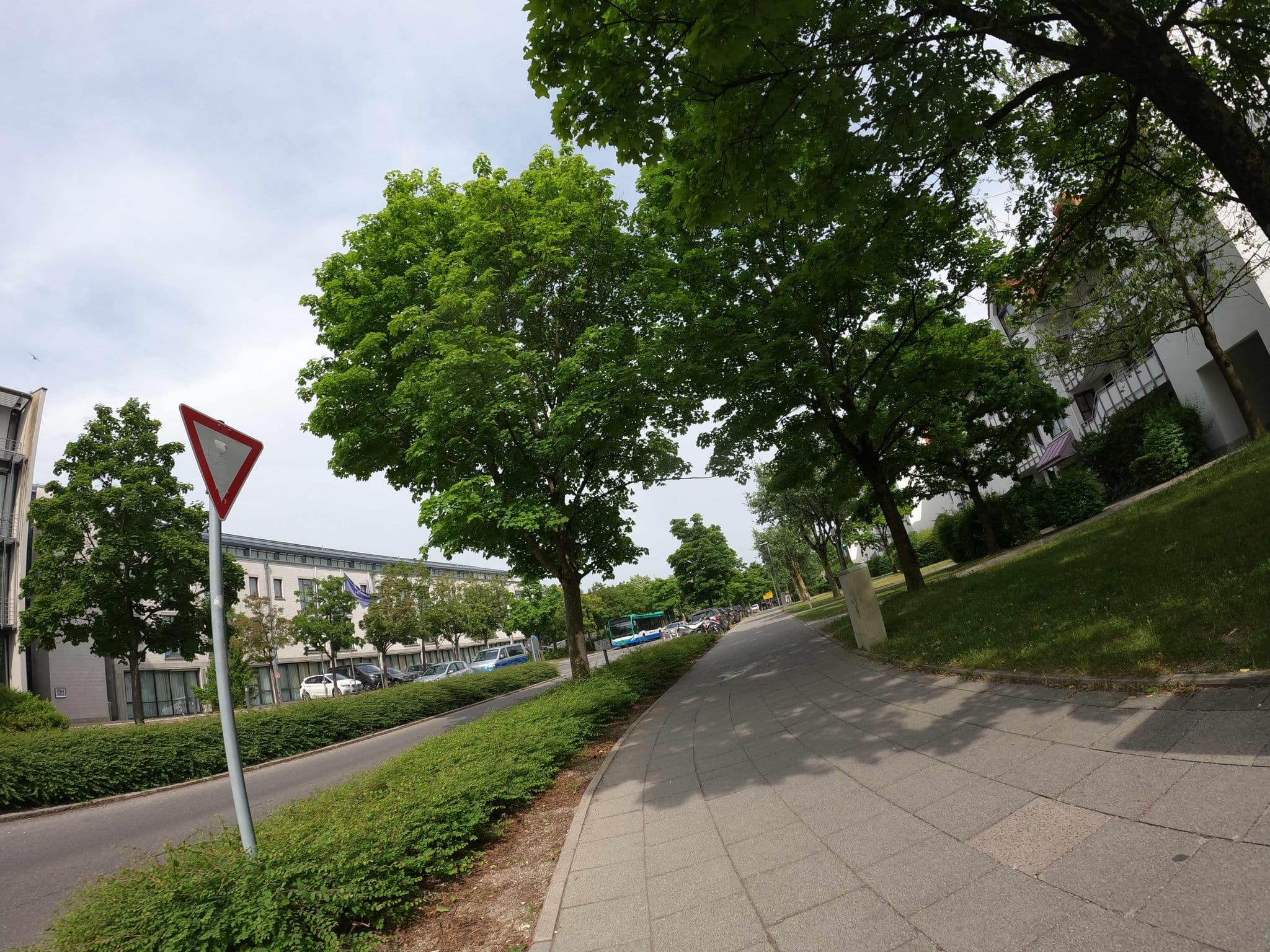 Street view near Astron Suite-Hotel, Unterhaching — © strubbl (CC BY-SA · Mapillary)