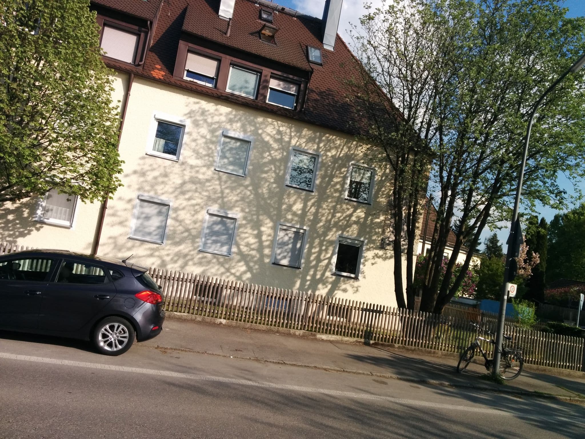 Street view near MDH Gebäudereinigungsservice, Neubiberg — © morray (CC BY-SA · Mapillary)