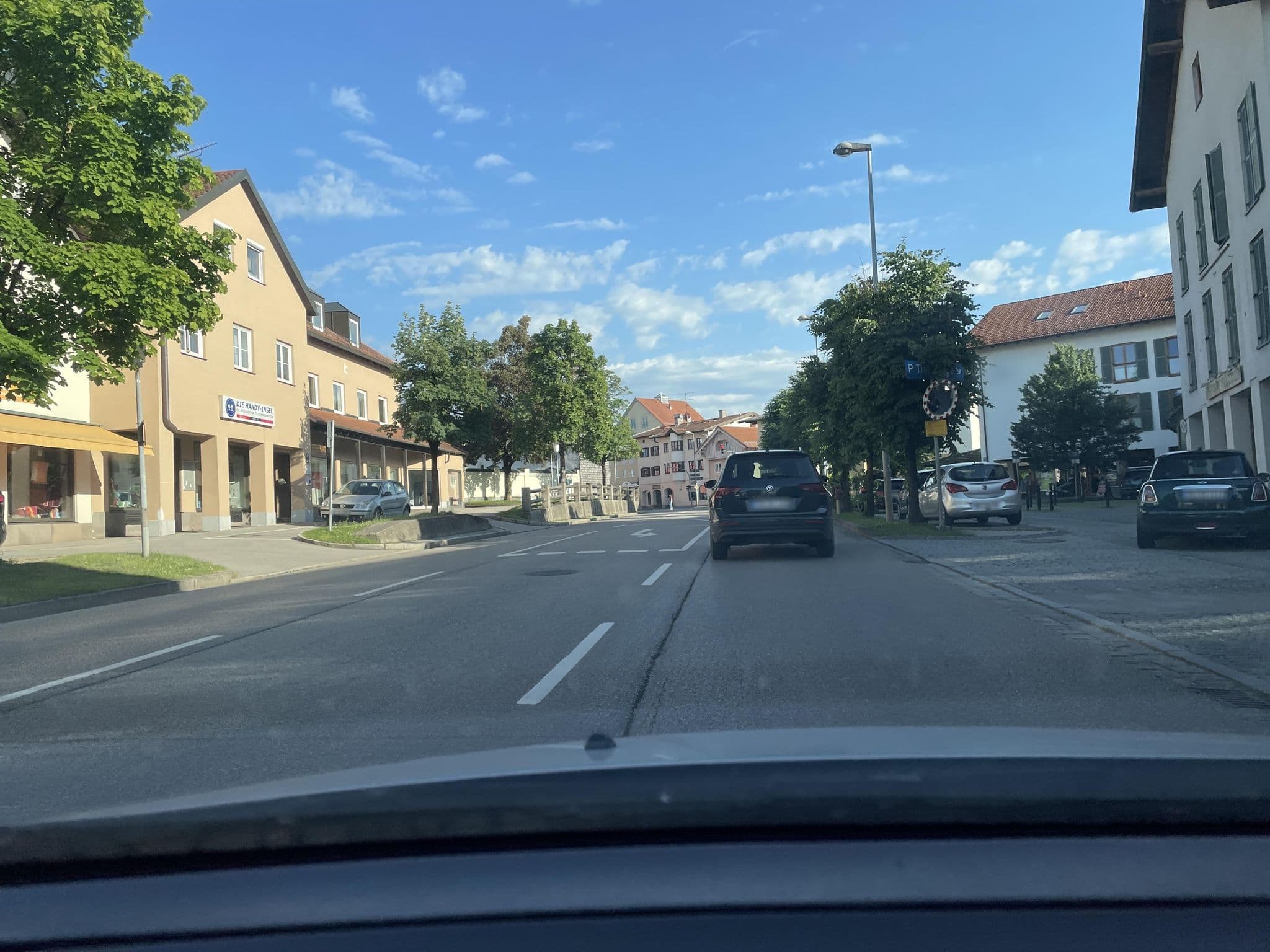 Street view near Private Zimmervermietung Susanne Brinkord Zimmer & Mehr, Holzkirchen — © chicc0 (CC BY-SA · Mapillary)