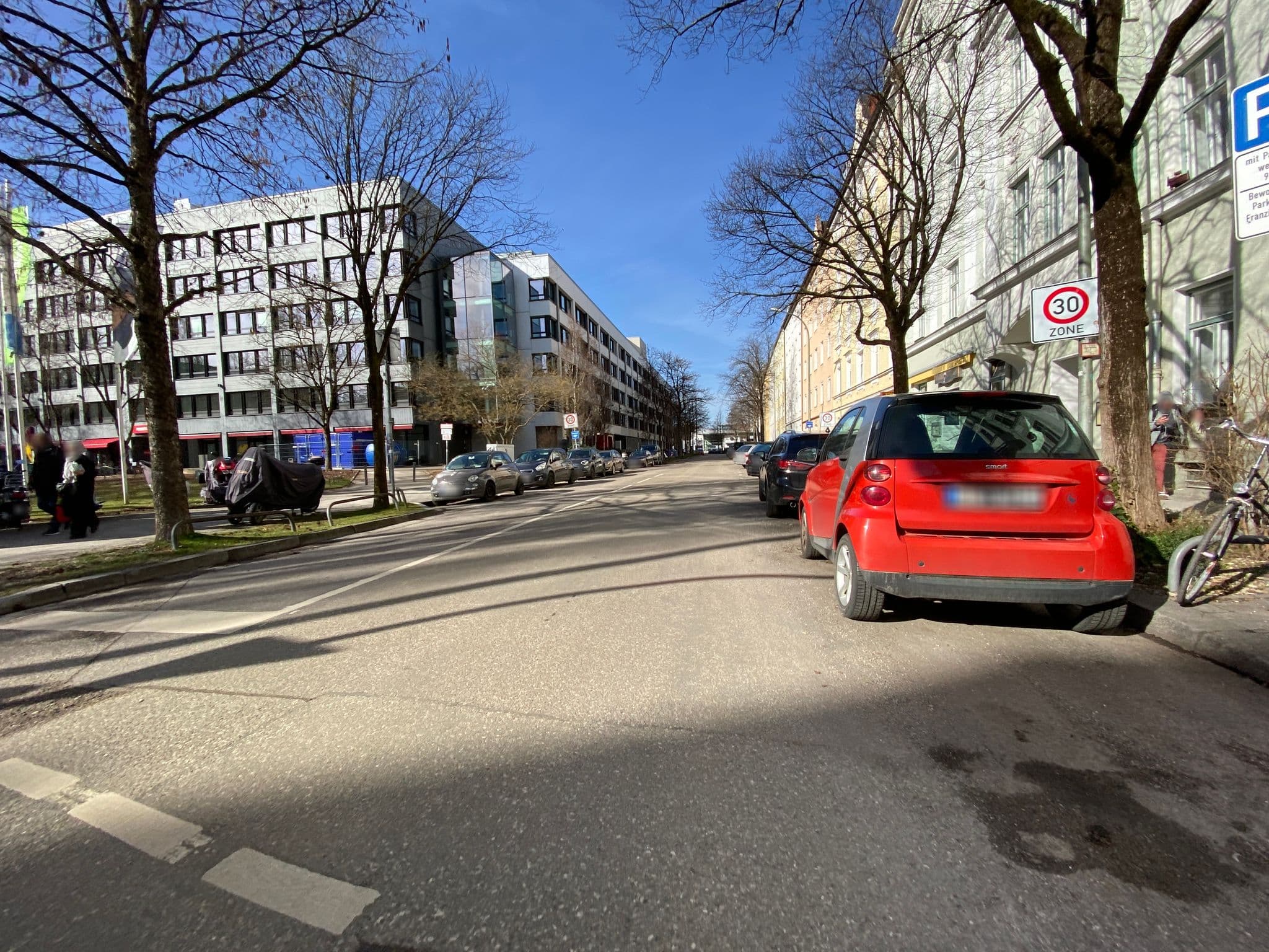 Street view near Hotel Scarletto, Munich — © piaitsch (CC BY-SA · Mapillary)