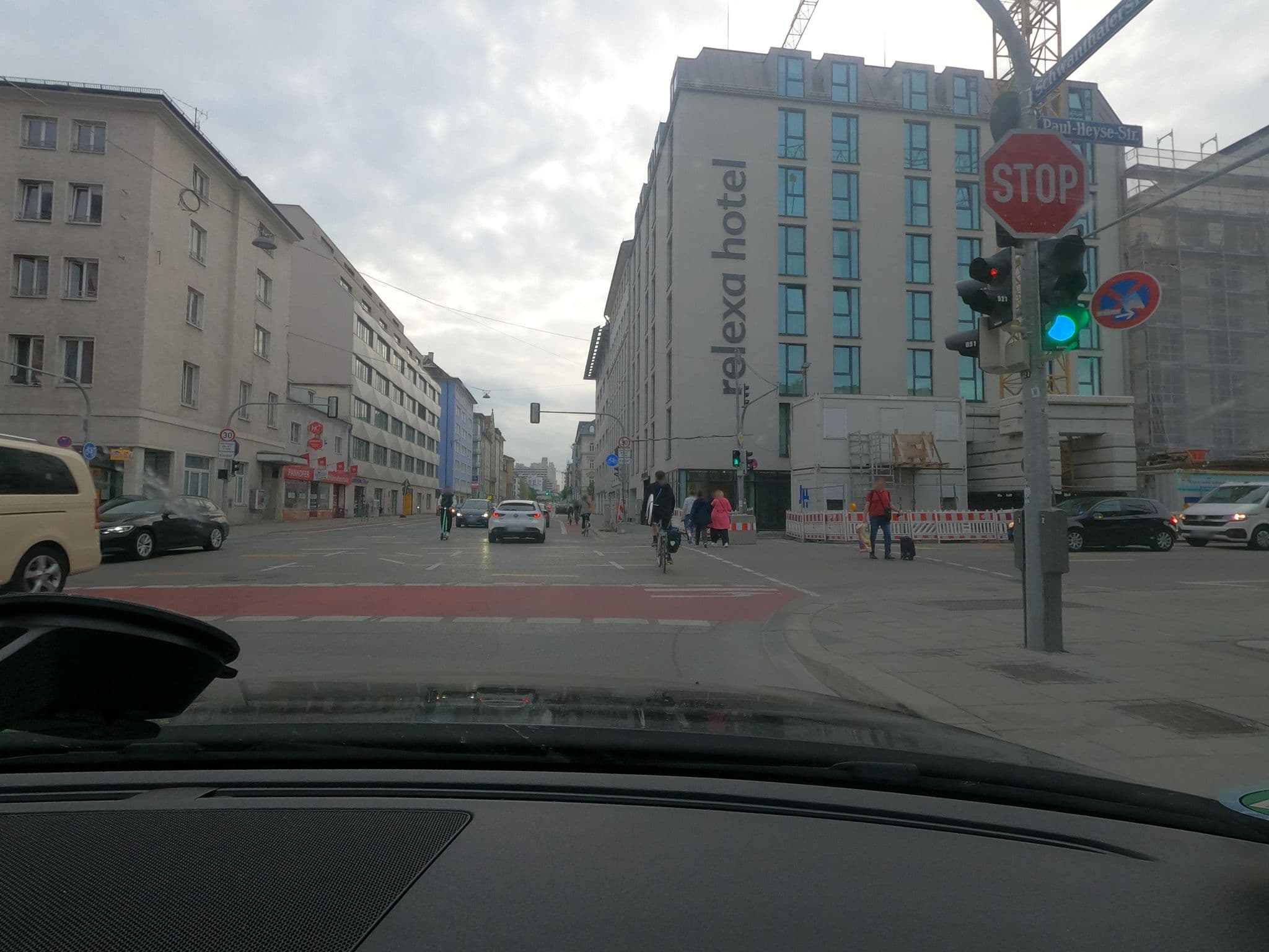 Street view near Relaxa Hotel München Schwanthalerstraße 58-60, 80336 München, Munich — © saschahaberkorn (CC BY-SA · Mapillary)