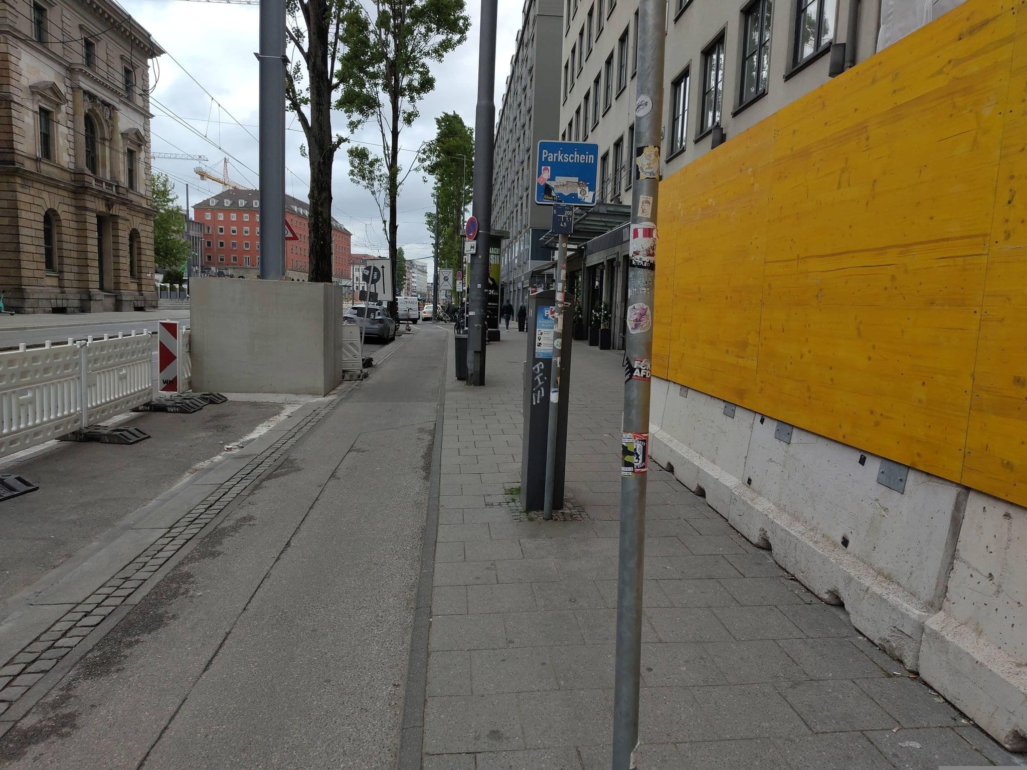 Street view near Breakfast Time in Munich, Munich — © pbiel (CC BY-SA · Mapillary)