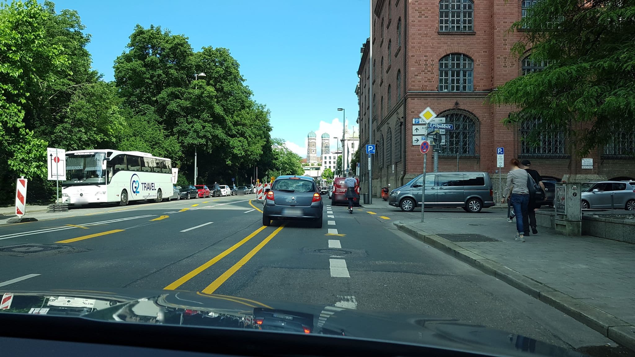 Street view near Hotel IT Business GmbH, Munich — © danielsarba (CC BY-SA · Mapillary)