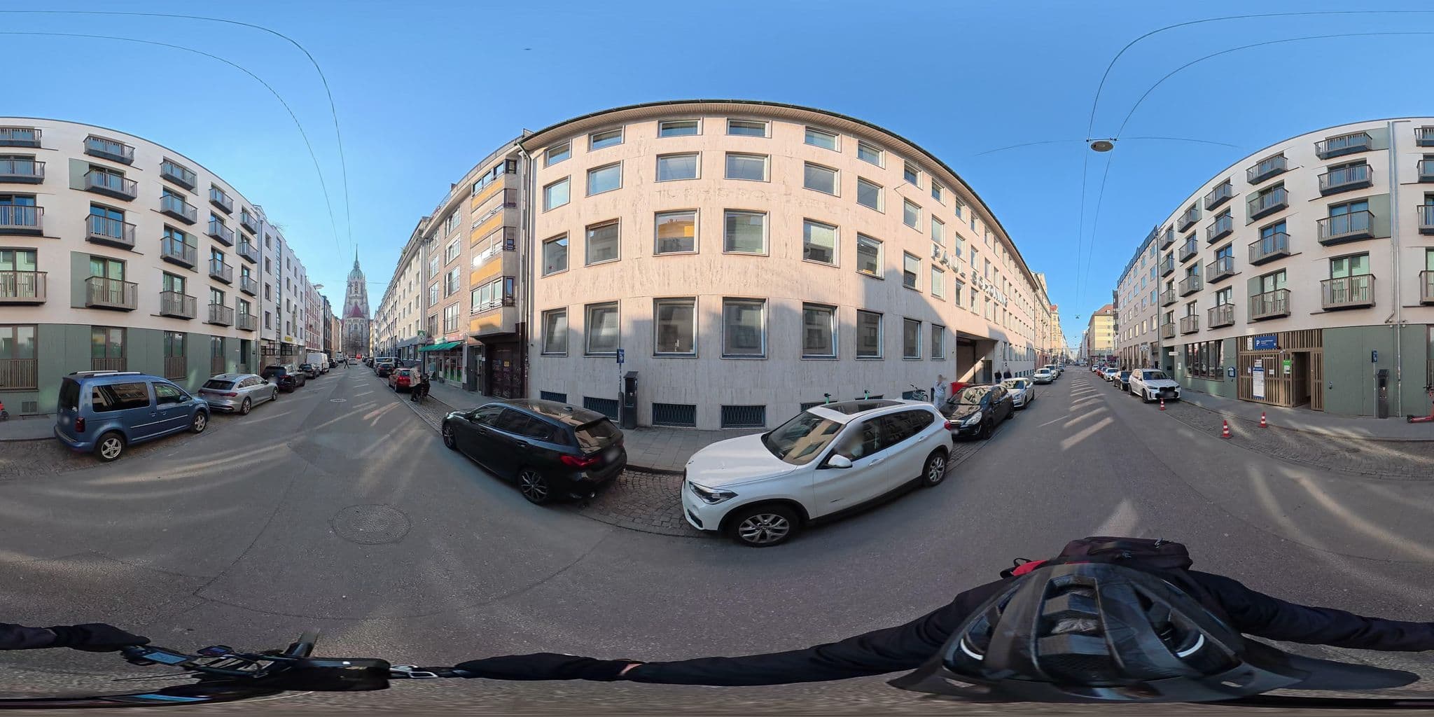 Street view near B&B Hotel München Hauptbahnhof, Munich — © osmplus_org (CC BY-SA · Mapillary)
