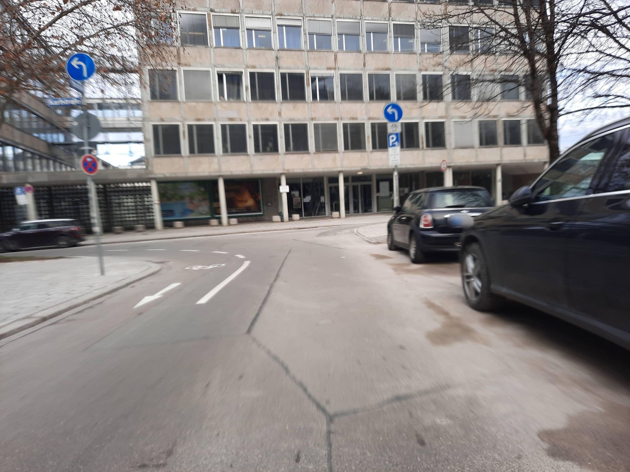 Street view near Design Locations, Munich — © hq_Greencity (CC BY-SA · Mapillary)