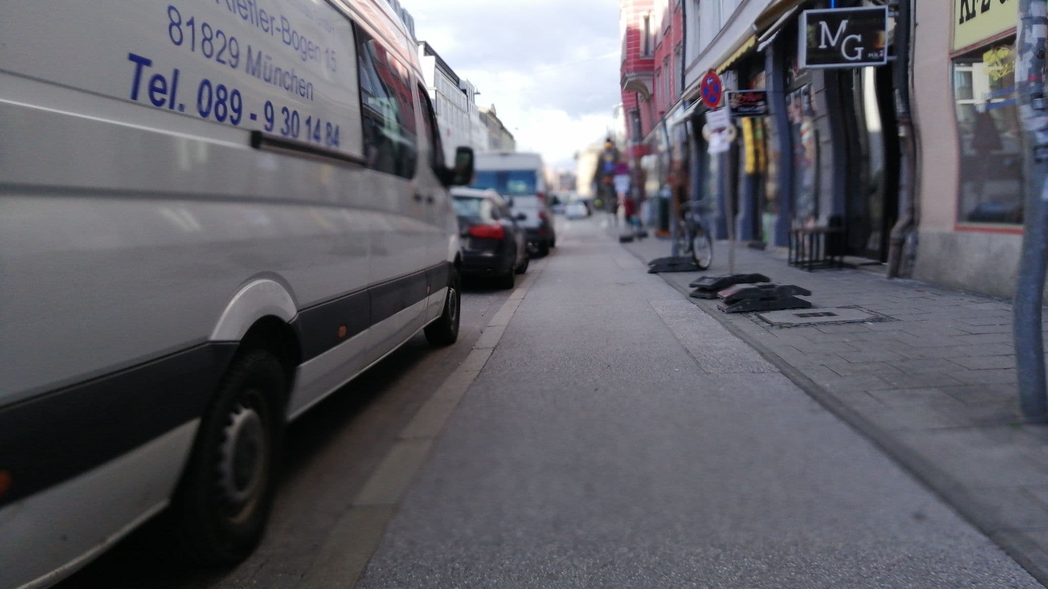 Street view near Hotel Atlas City, Munich — © jpmw (CC BY-SA · Mapillary)