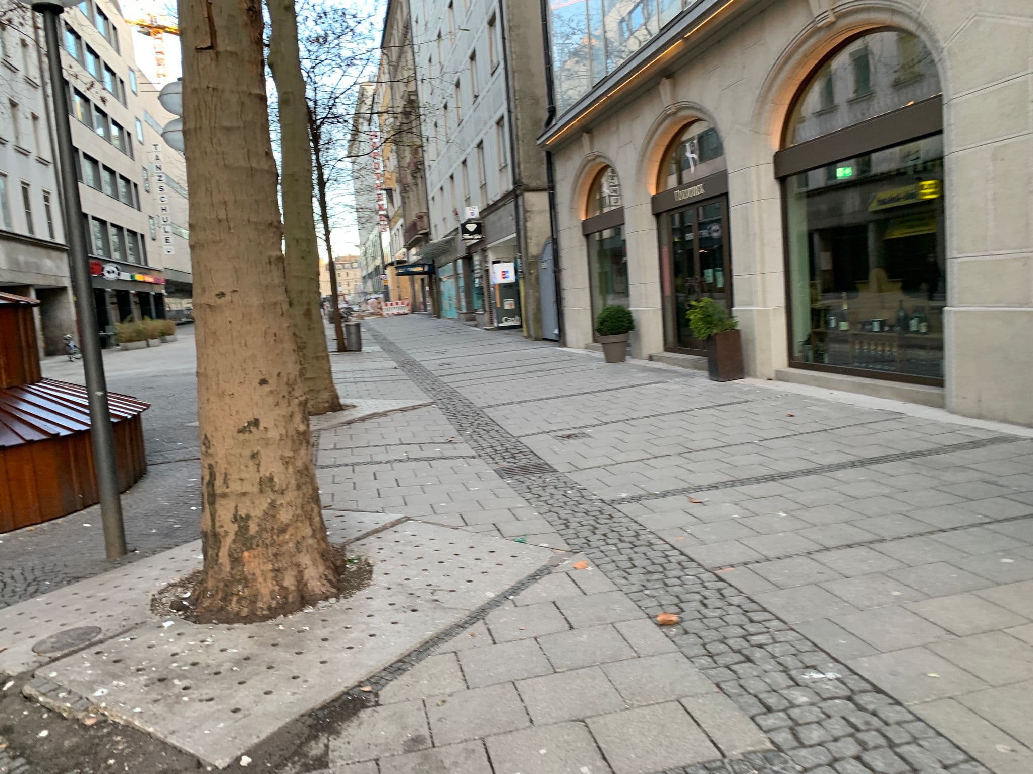 Street view near Hotel Luitpold, Munich — © robot8a (CC BY-SA · Mapillary)