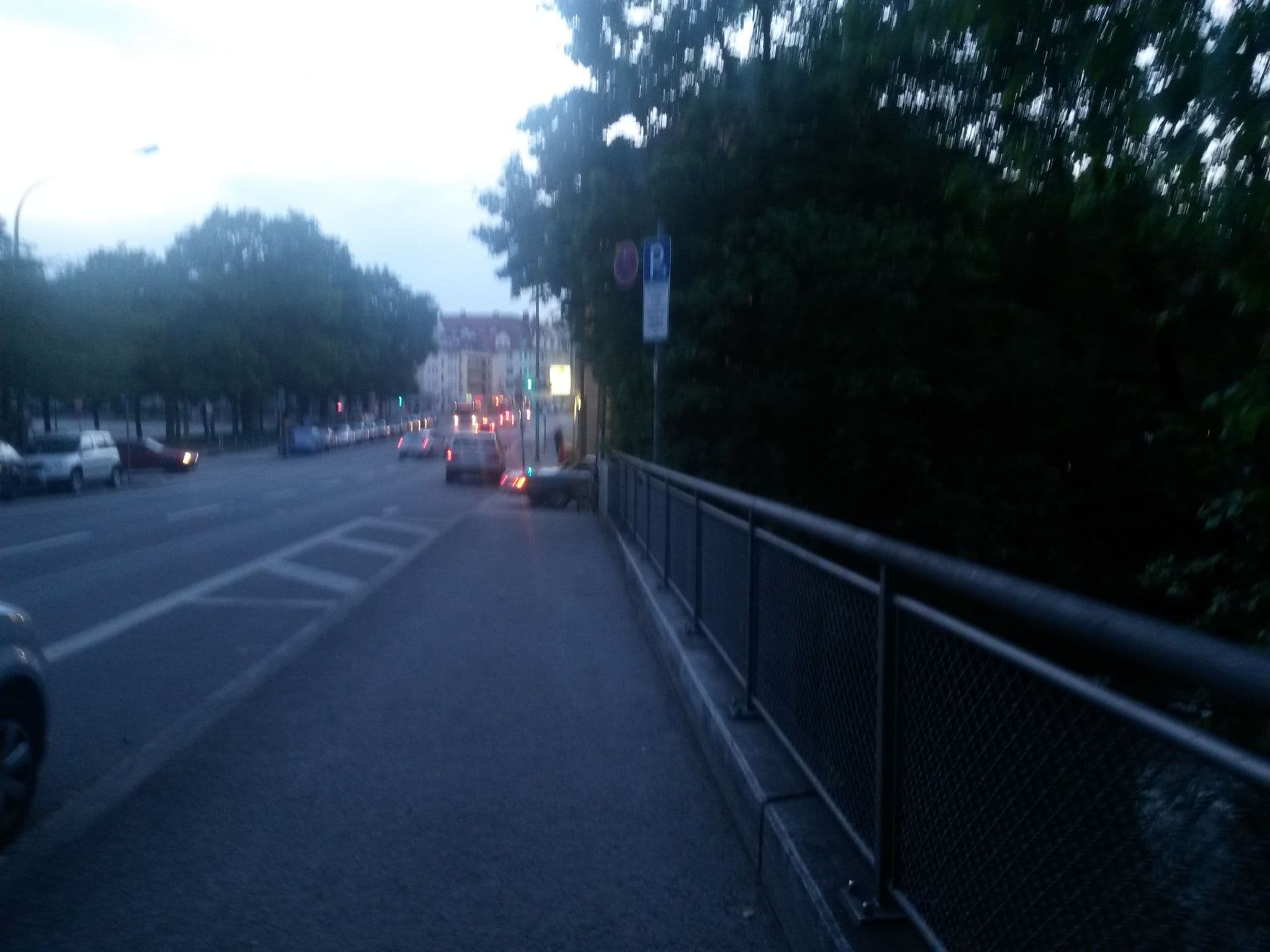 Street view near Golden Leaf Hotel Altmünchen, Munich — © chri_som (CC BY-SA · Mapillary)