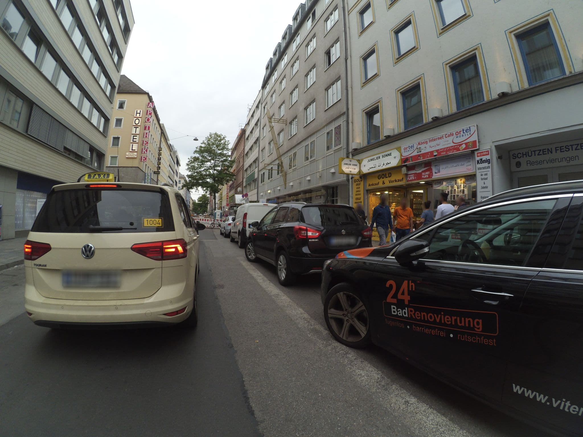 Street view near Schiller 5, Munich — © ente (CC BY-SA · Mapillary)