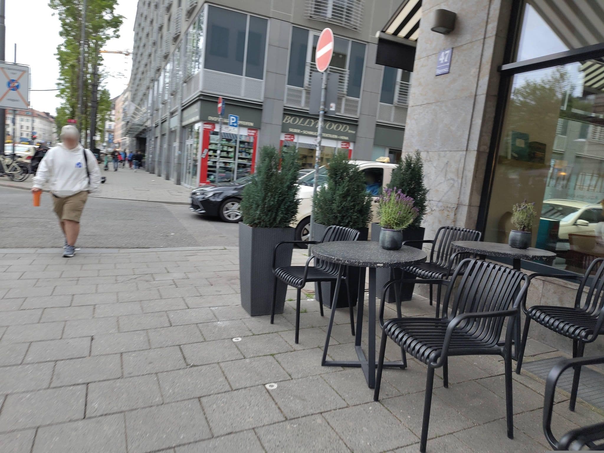 Street view near hotel pention central, Munich — © pbiel (CC BY-SA · Mapillary)