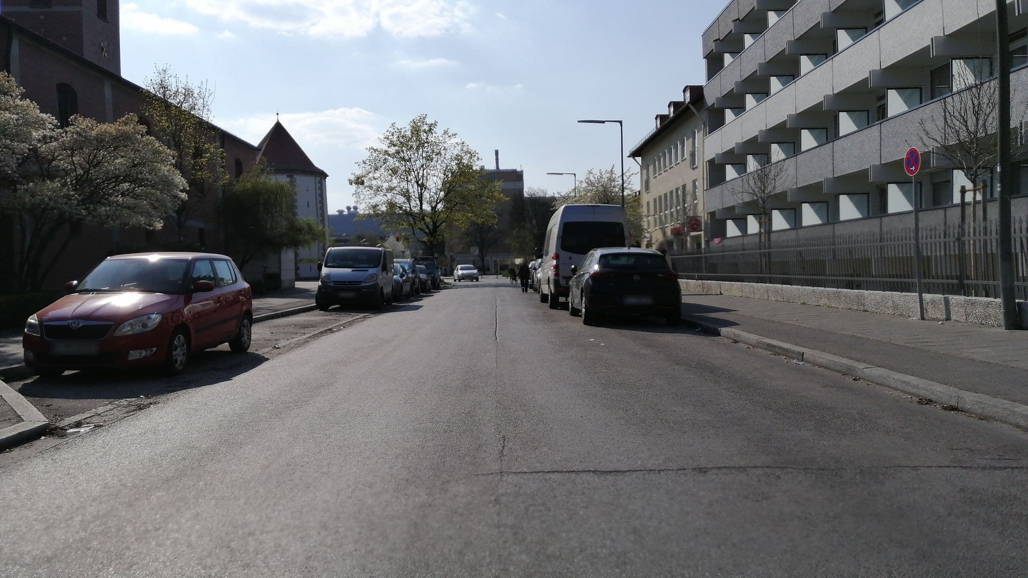 Street view near Centerroom, Bogenhausen — © jpmw (CC BY-SA · Mapillary)
