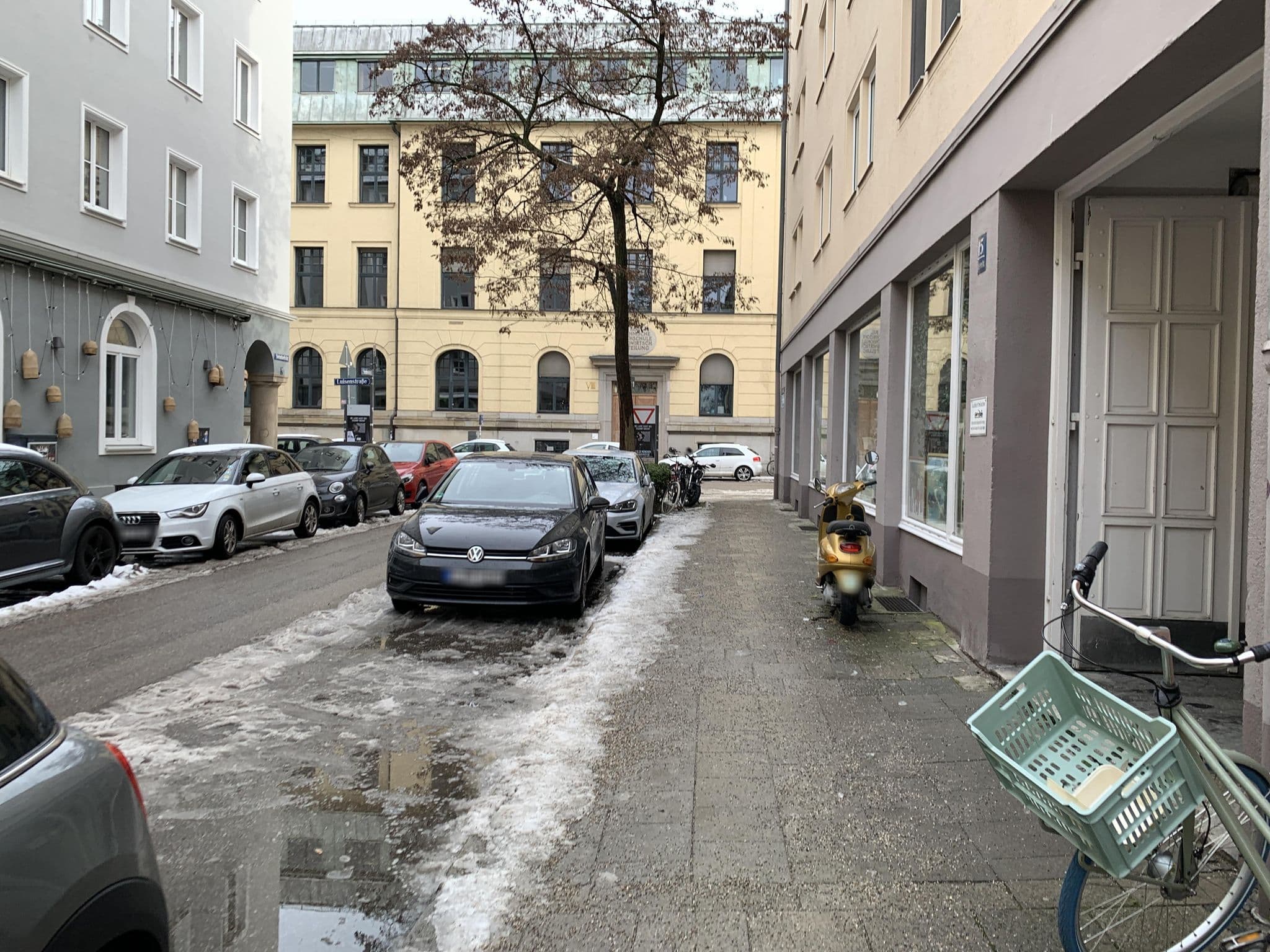 Street view near Pension Geiger, Munich — © robot8a (CC BY-SA · Mapillary)