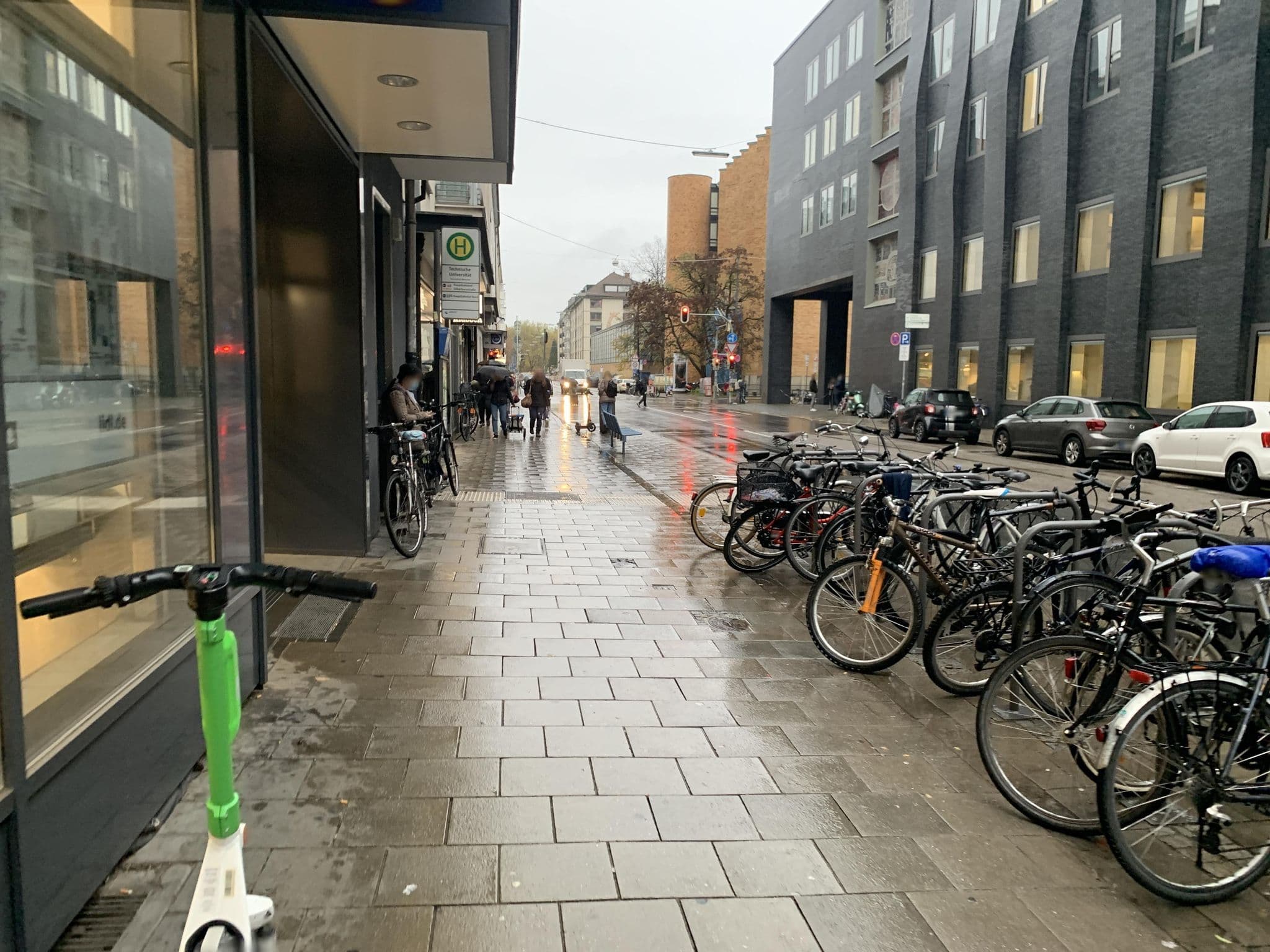 Street view near Hotel-Pension Theresia, Munich — © robot8a (CC BY-SA · Mapillary)