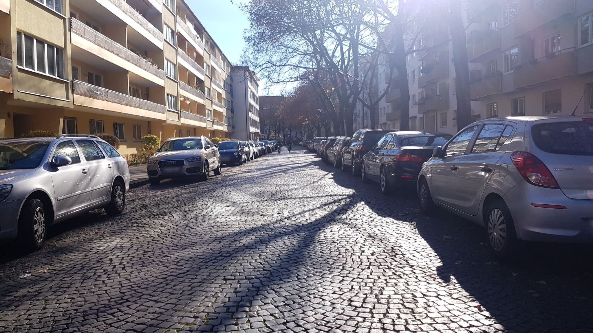 Street view near Serdo's pequeño Casa, Munich — © thomas_munichways (CC BY-SA · Mapillary)