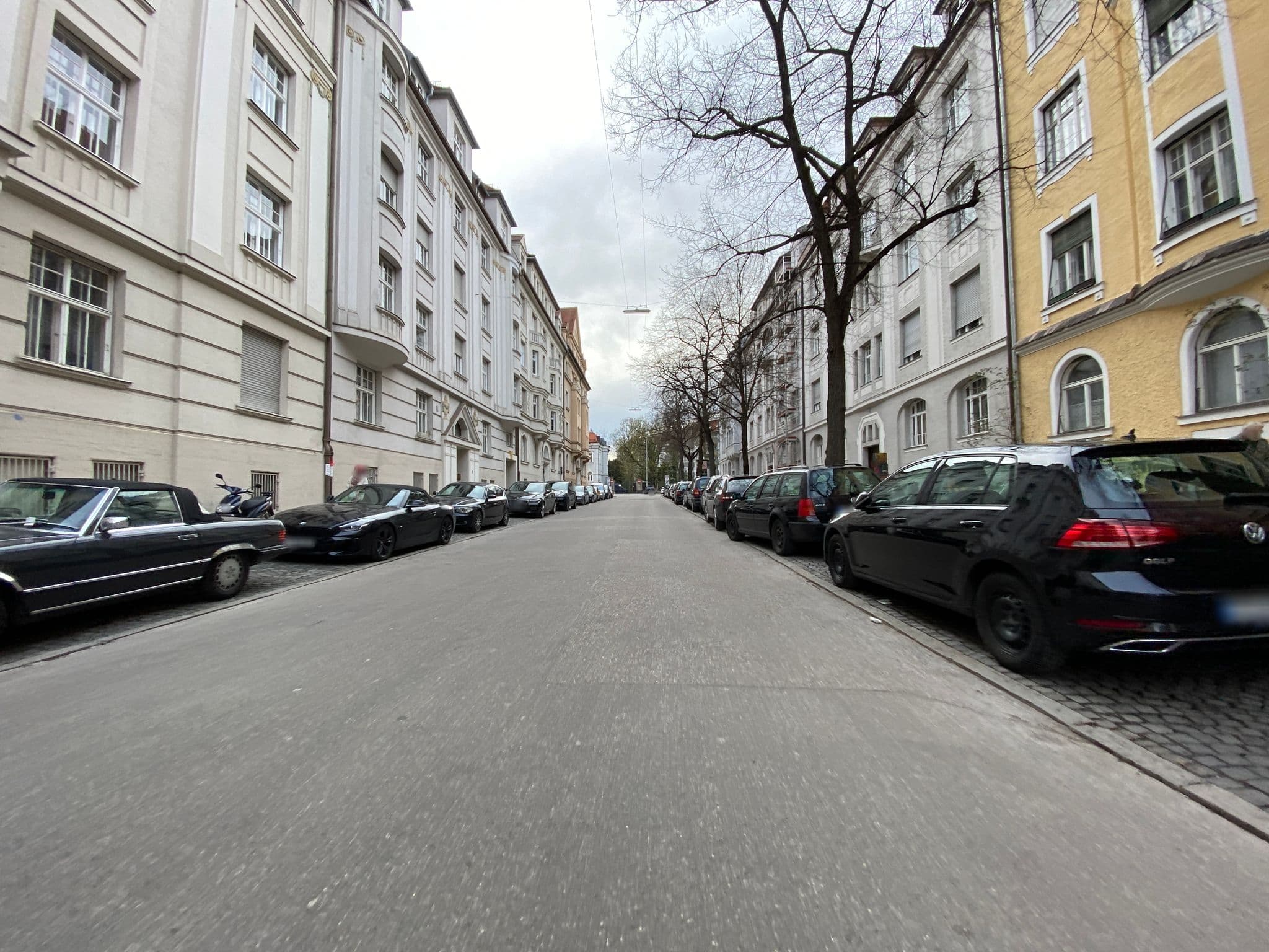 Street view near Pension Agnes, Munich — © piaitsch (CC BY-SA · Mapillary)