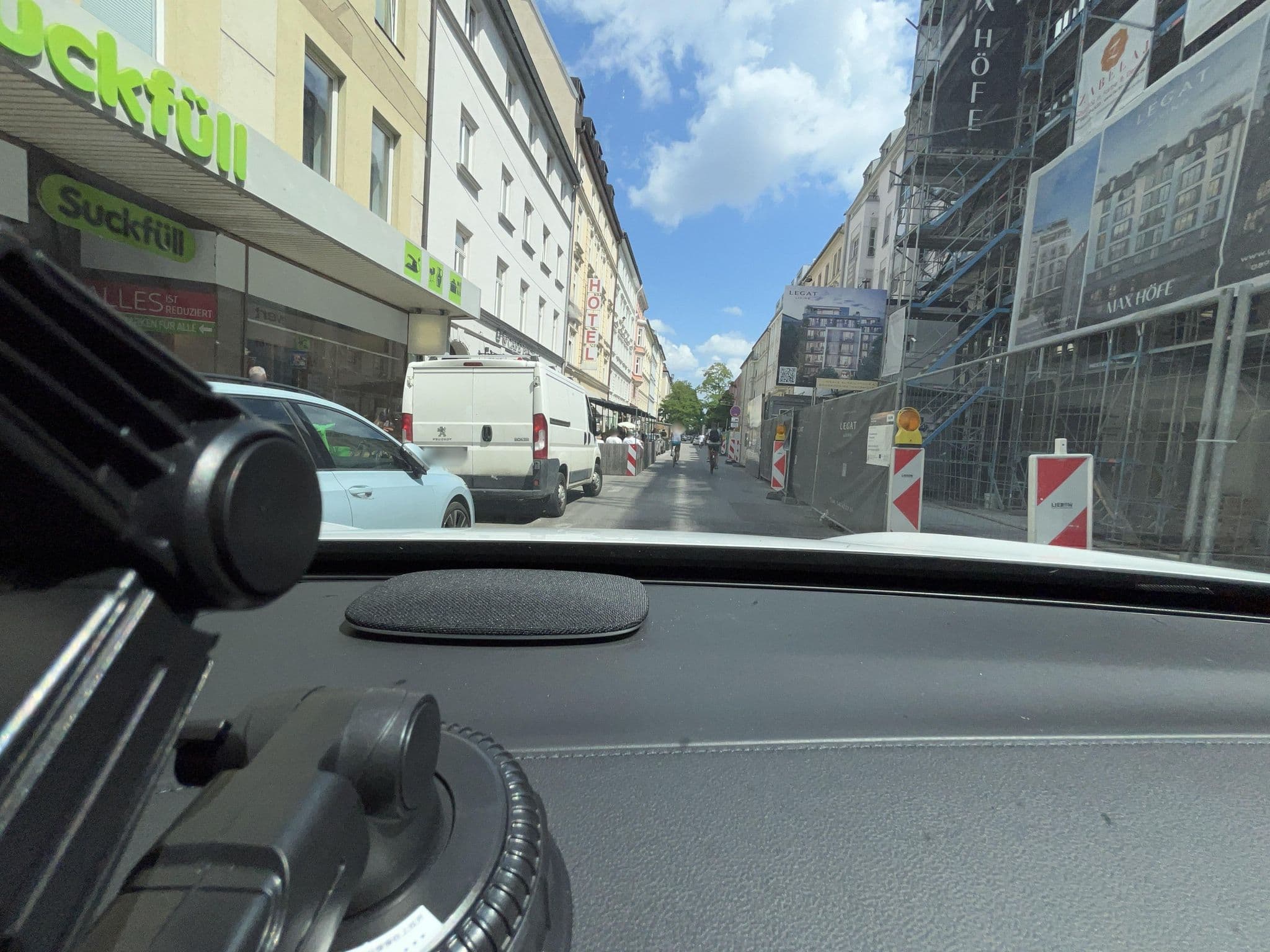 Street view near Go-Apartments Munich, Munich — © lin_wang (CC BY-SA · Mapillary)