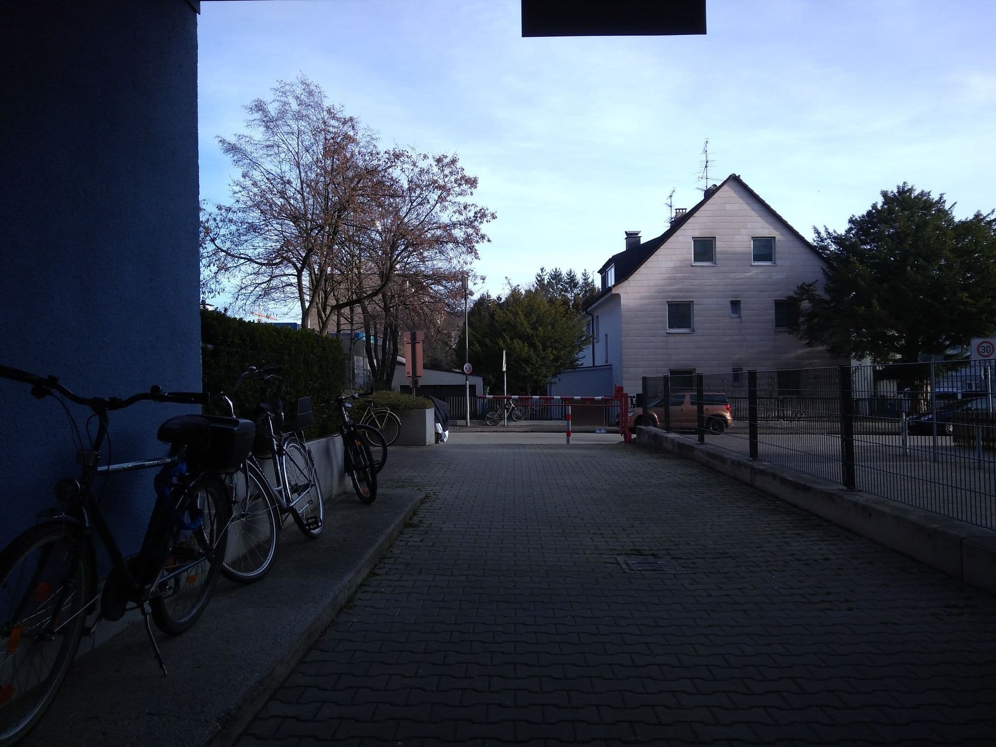 Street view near Arabella Hotel Betriebs GmbH, Bogenhausen — © DaxServer (CC BY-SA · Mapillary)