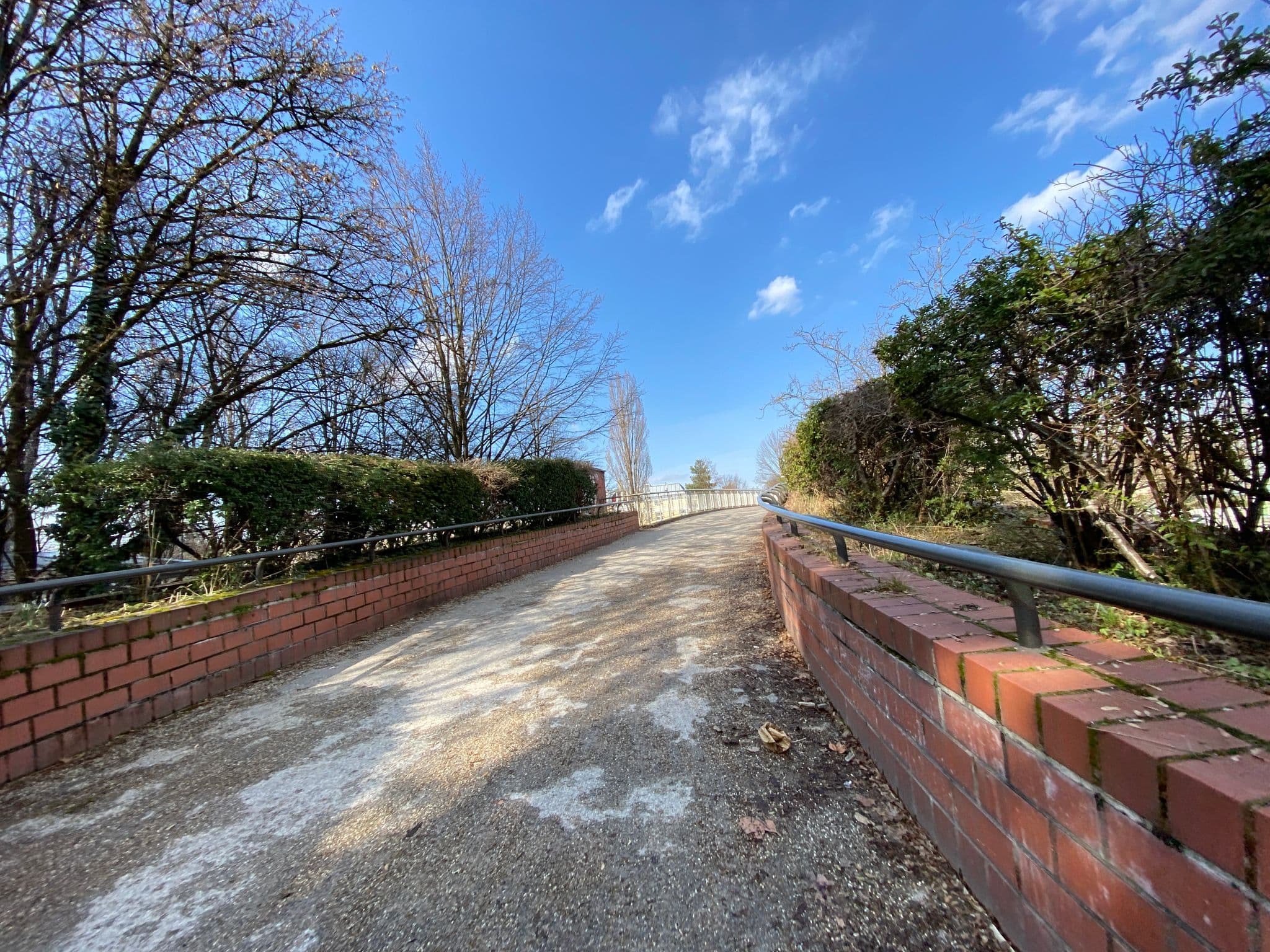 Street view near Nchen, Bogenhausen — © piaitsch (CC BY-SA · Mapillary)