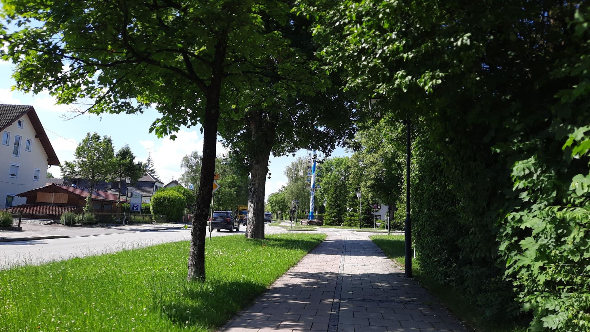 Street view near Hotel Lindner, Aschheim — © umap (CC BY-SA · Mapillary)