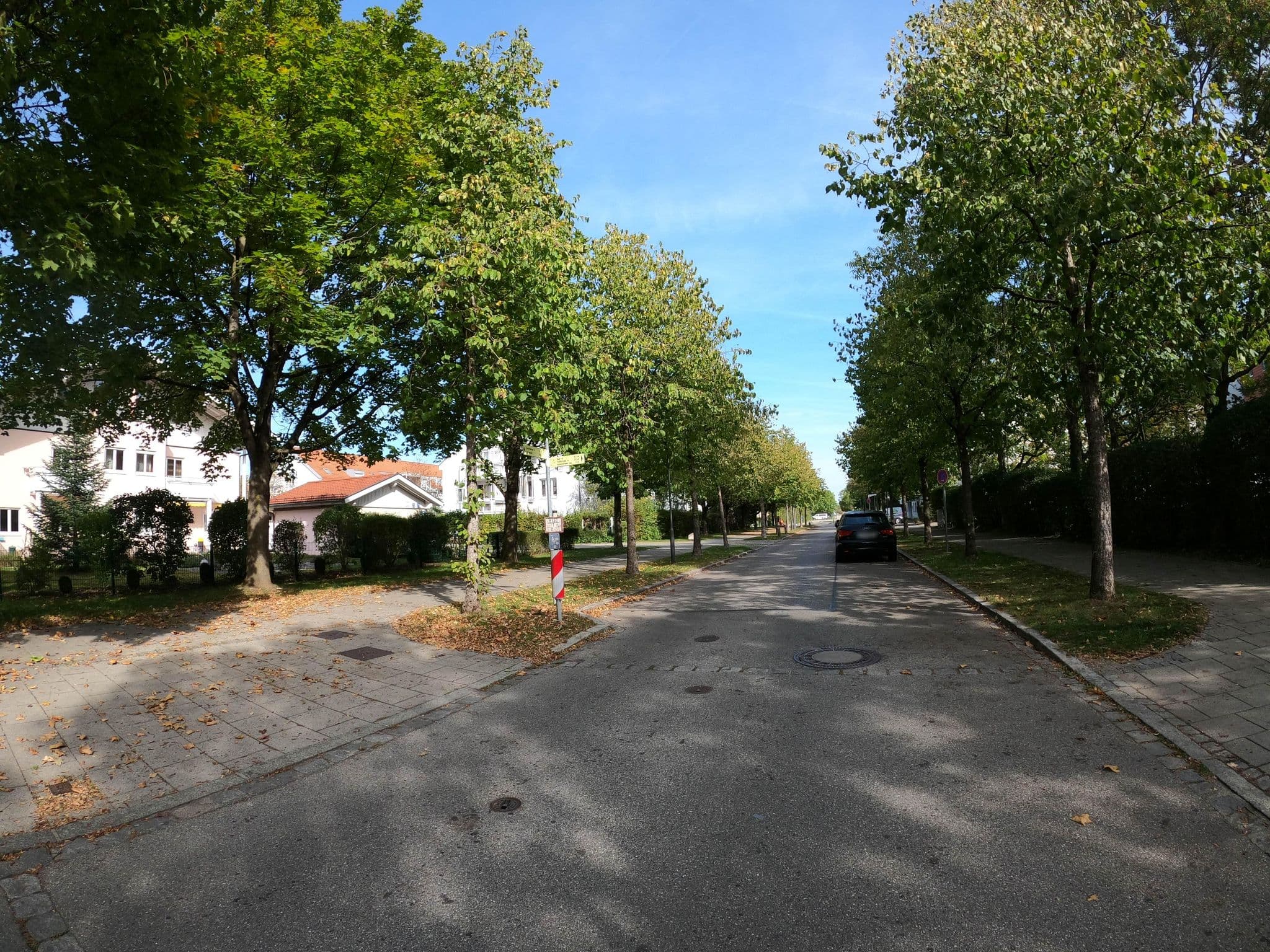Street view near Boarding House Bauer, Aschheim — © VIA_KK (CC BY-SA · Mapillary)