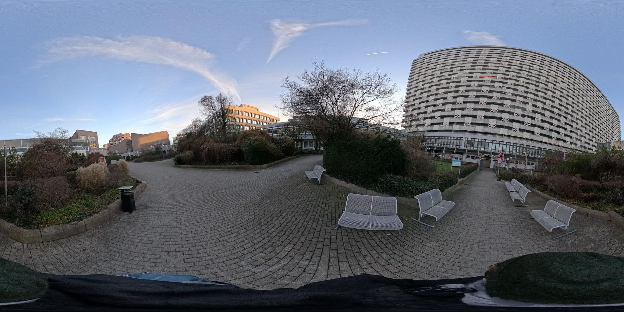 Street view near Westin, Bogenhausen — © ente (CC BY-SA · Mapillary)