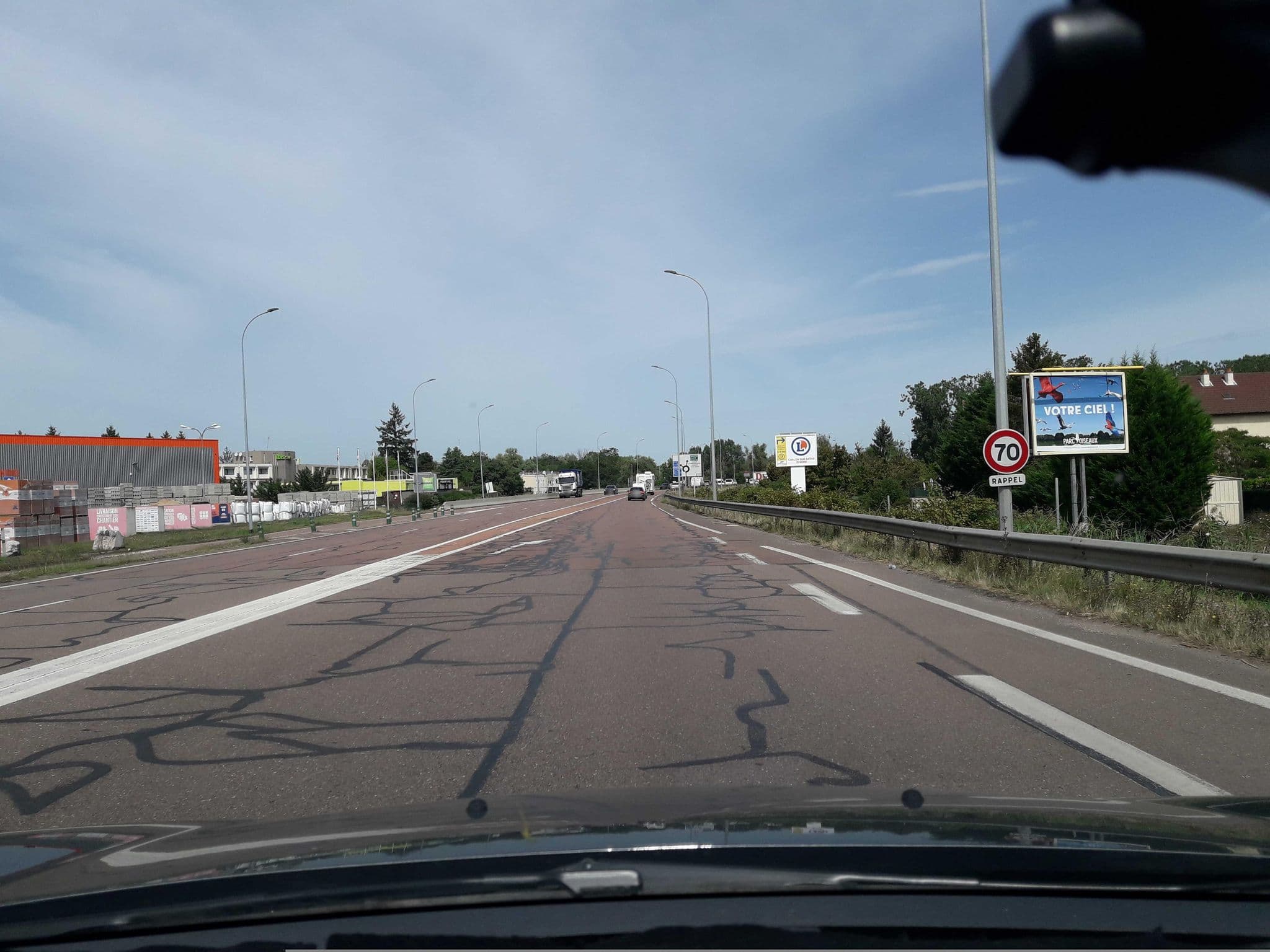 Street view near Hôtel de la Thalie, Châtenoy-le-Royal — © eric_s (CC BY-SA · Mapillary)