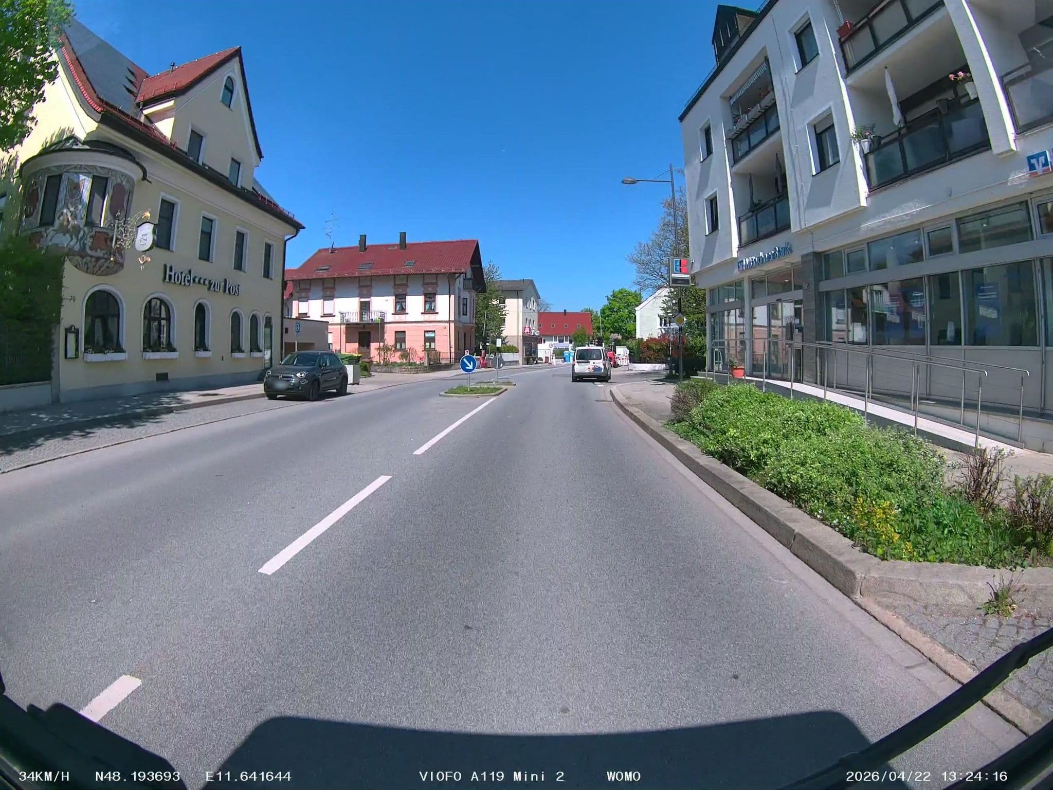 Street view near Hotel 'Gasthof zur Post', Unterföhring — © soulcover (CC BY-SA · Mapillary)