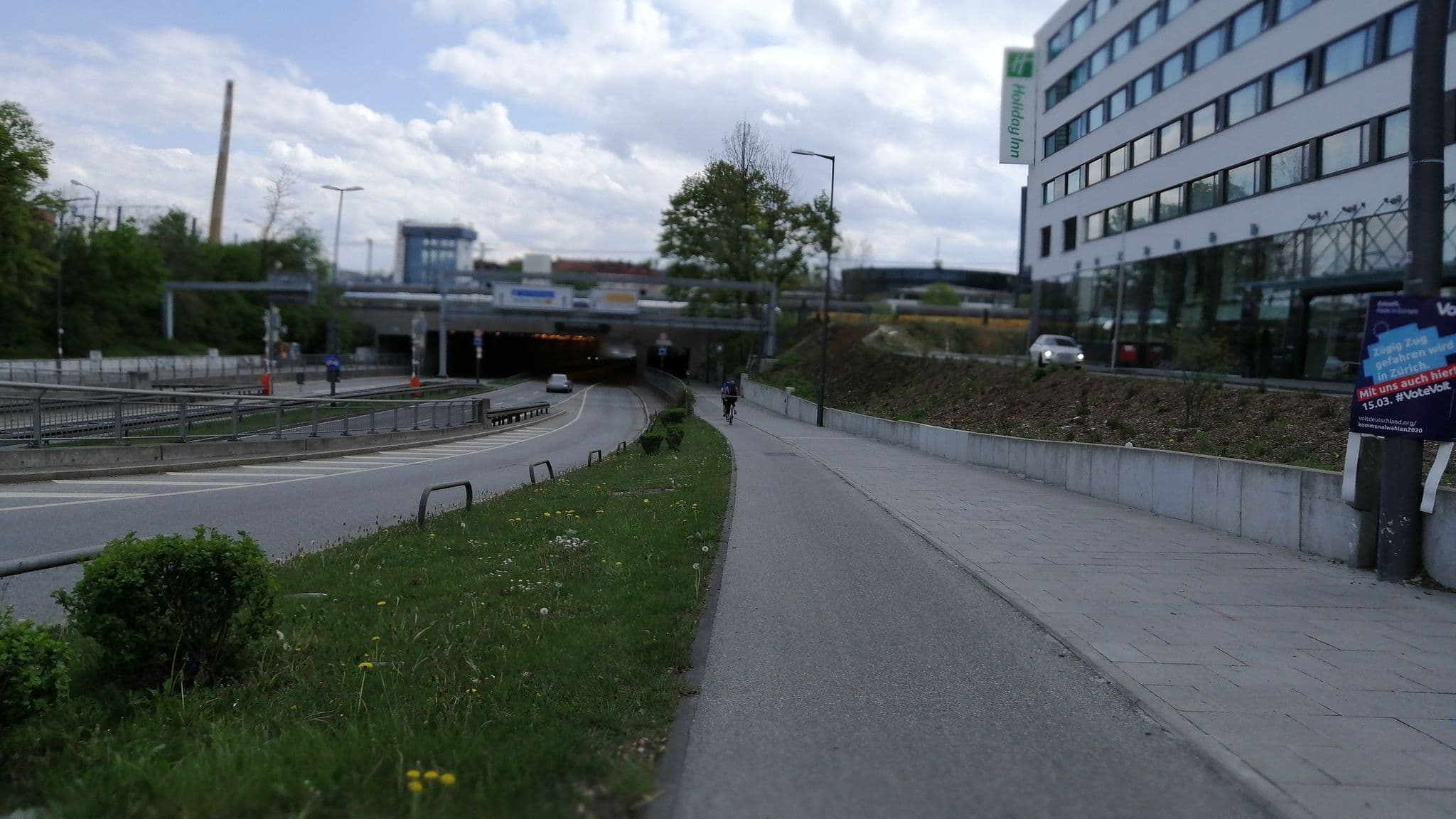 Street view near angelo Hotel, Bogenhausen — © jpmw (CC BY-SA · Mapillary)