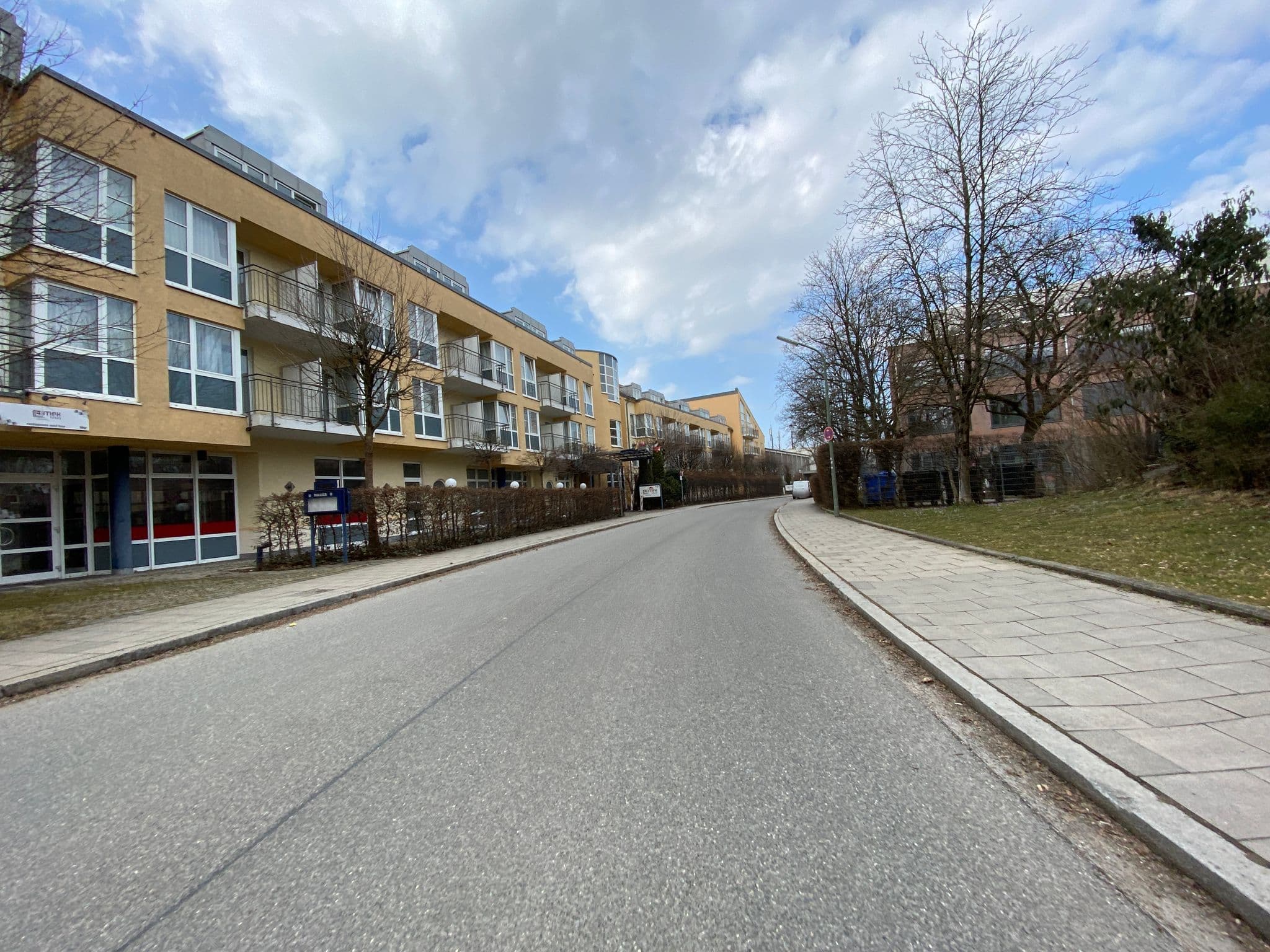 Street view near 4mex inn, Unterföhring — © piaitsch (CC BY-SA · Mapillary)