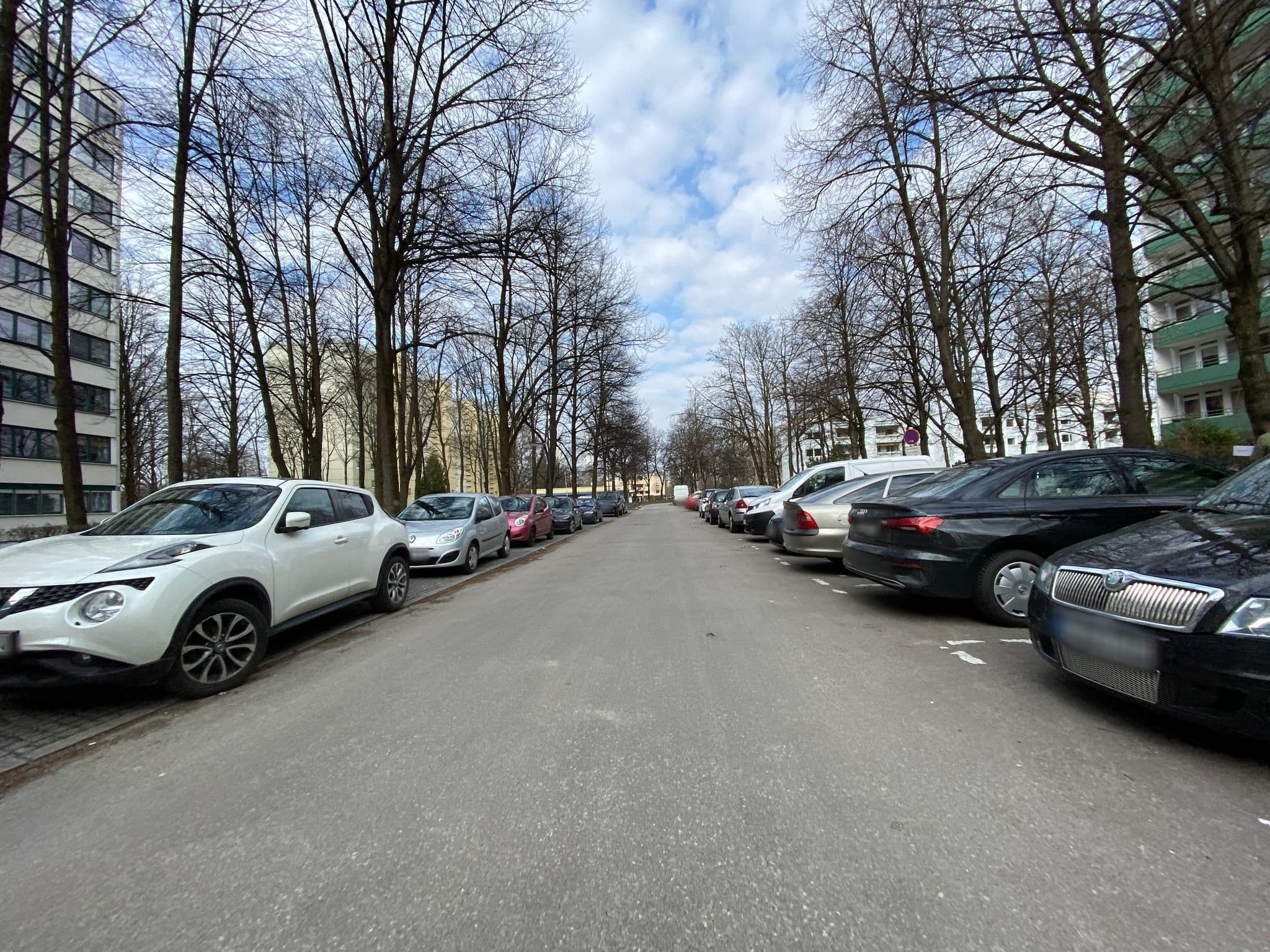 Street view near CC-Health, Unterföhring — © piaitsch (CC BY-SA · Mapillary)