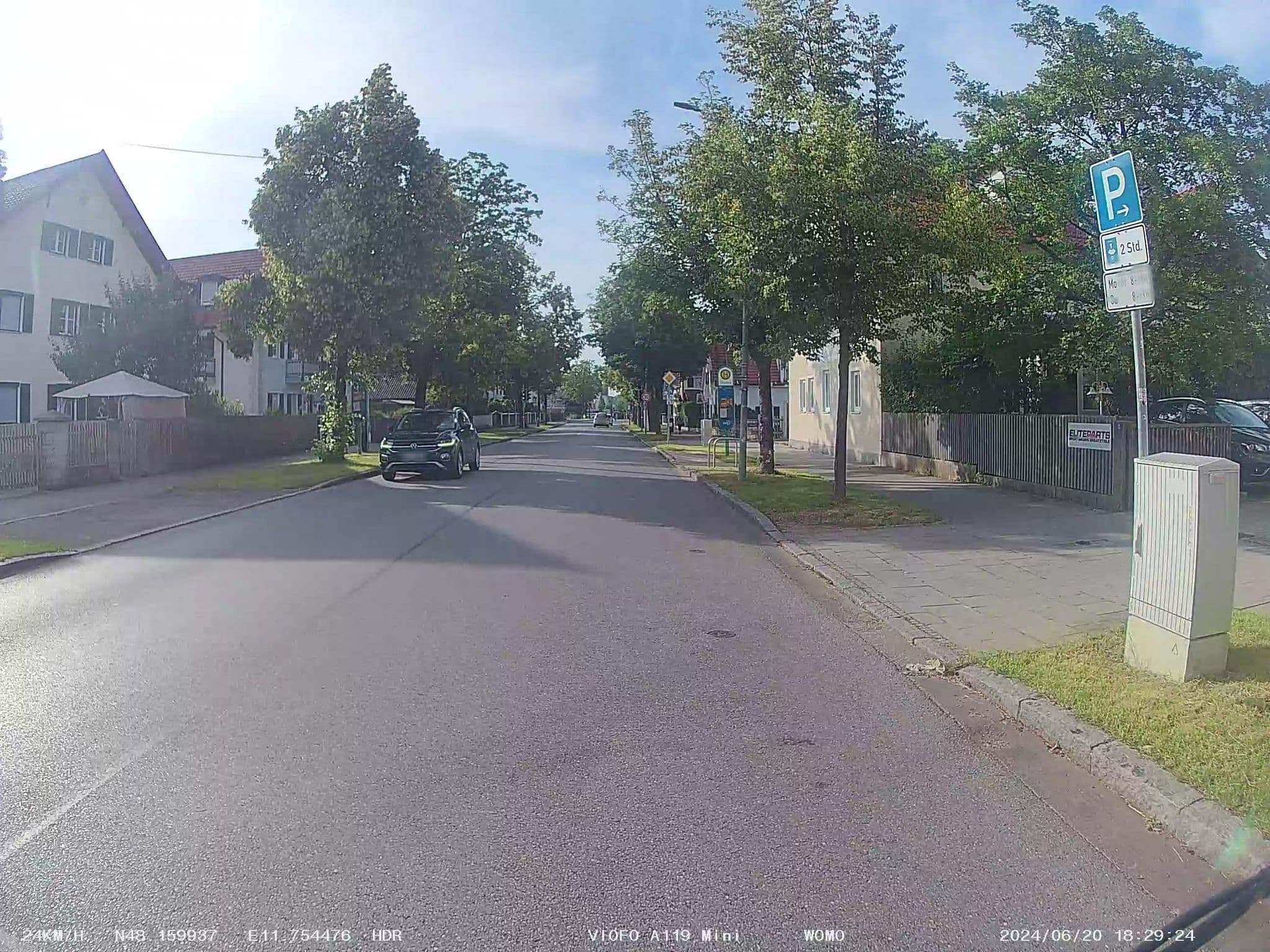Street view near Hotel Eschenhof - Ingrid und Rudolf Stenz, Kirchheim bei München — © soulcover (CC BY-SA · Mapillary)