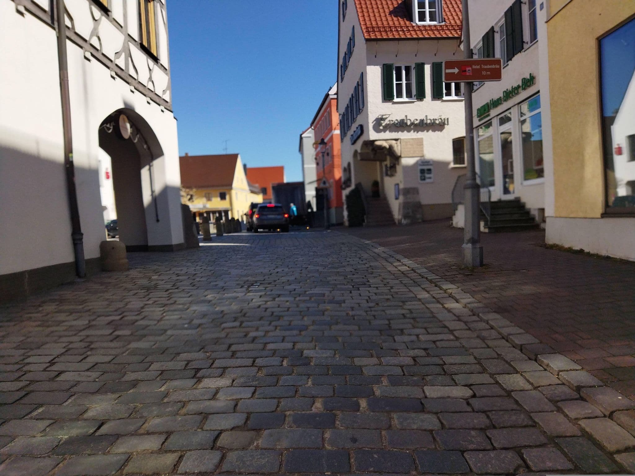 Street view near Hotel Gasthof Traubenbraeu Duitsland, Krumbach — © changchun1 (CC BY-SA · Mapillary)