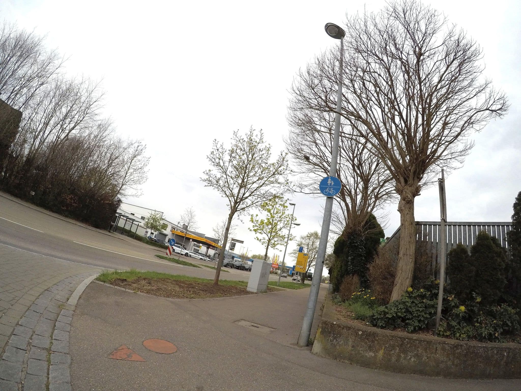 Street view near Hotel Leipheimer Hof, Leipheim — © ray66 (CC BY-SA · Mapillary)