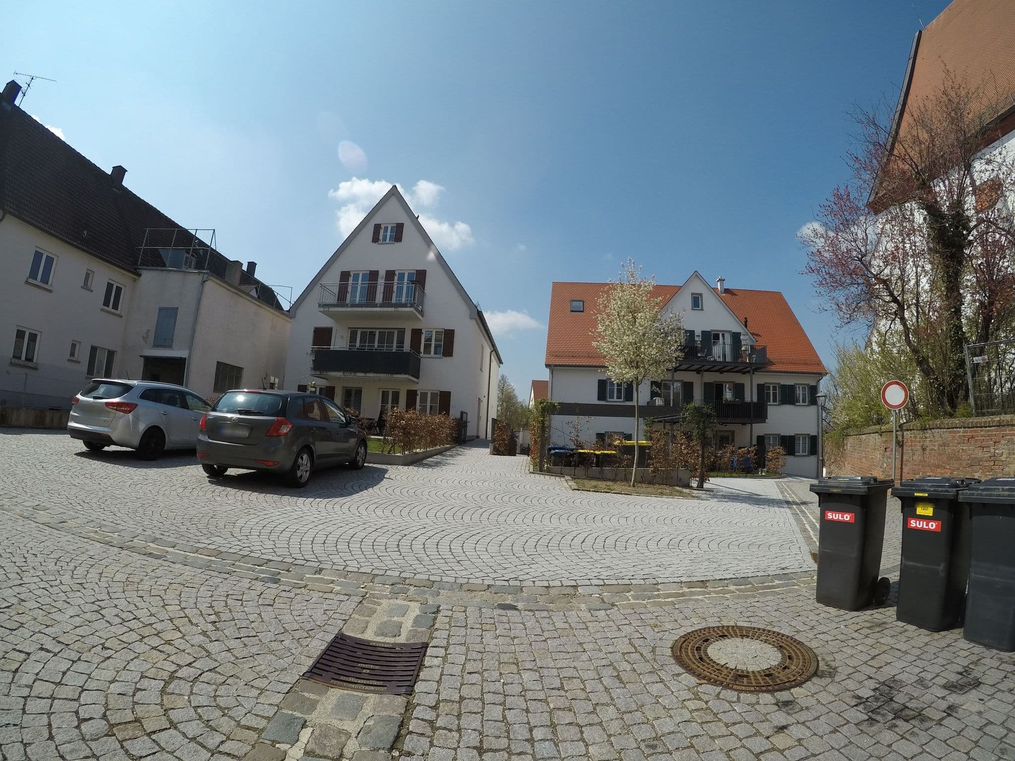 Street view near Hotel Krone, Leipheim — © ray66 (CC BY-SA · Mapillary)
