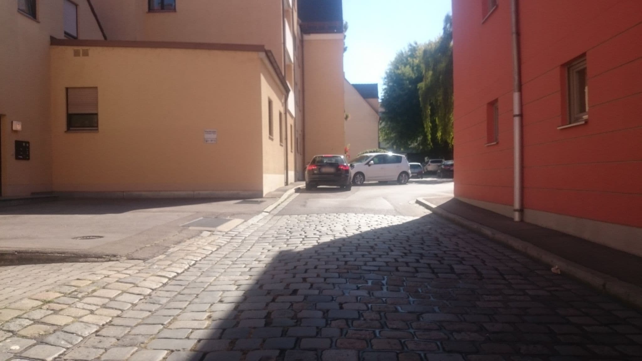Street view near Oblingers - Restaurant Hotel, Augsburg — © msdess (CC BY-SA · Mapillary)