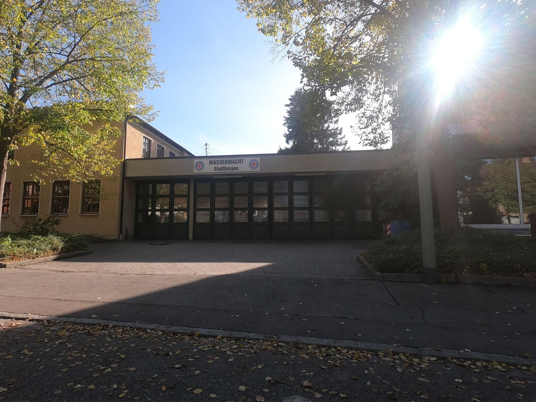 Street view near Parkhotel, Stadtbergen — © ascomycota (CC BY-SA · Mapillary)