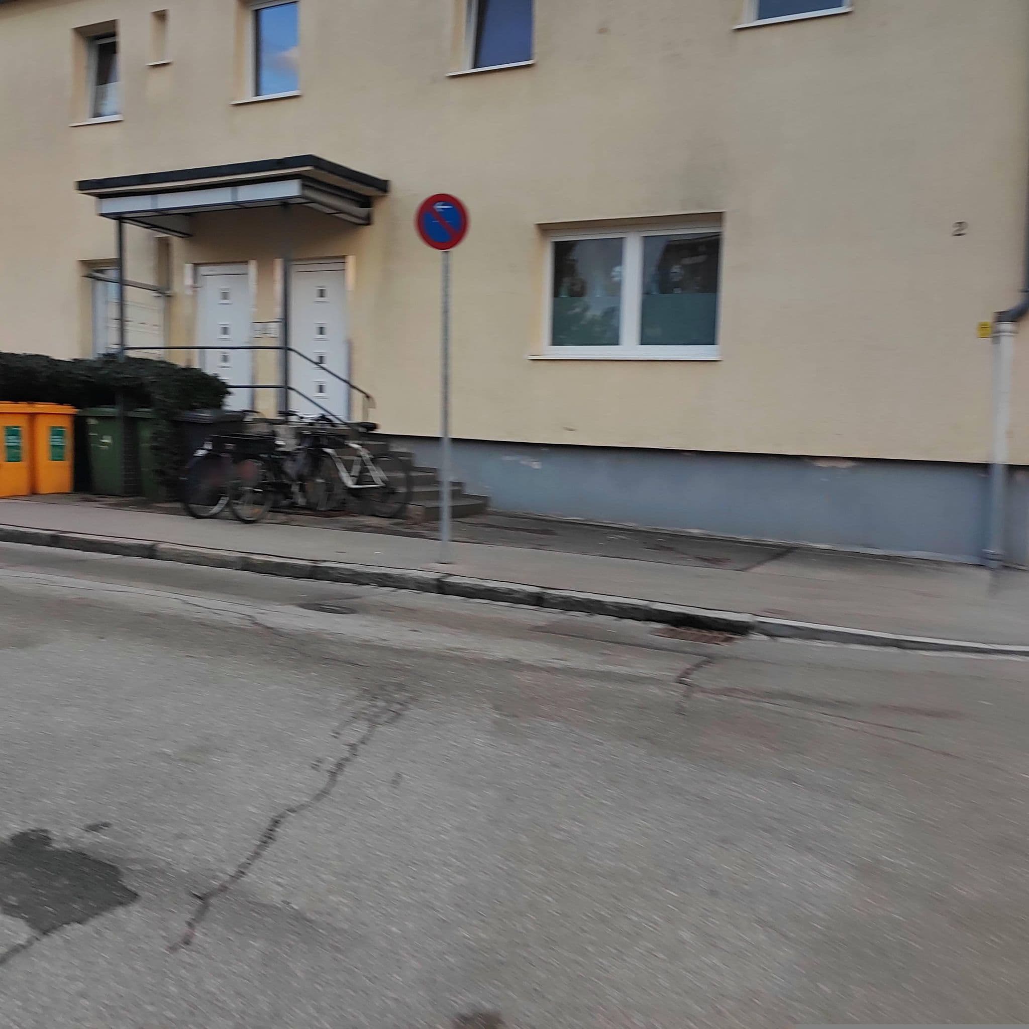 Street view near Pension König, Augsburg — © msdess (CC BY-SA · Mapillary)