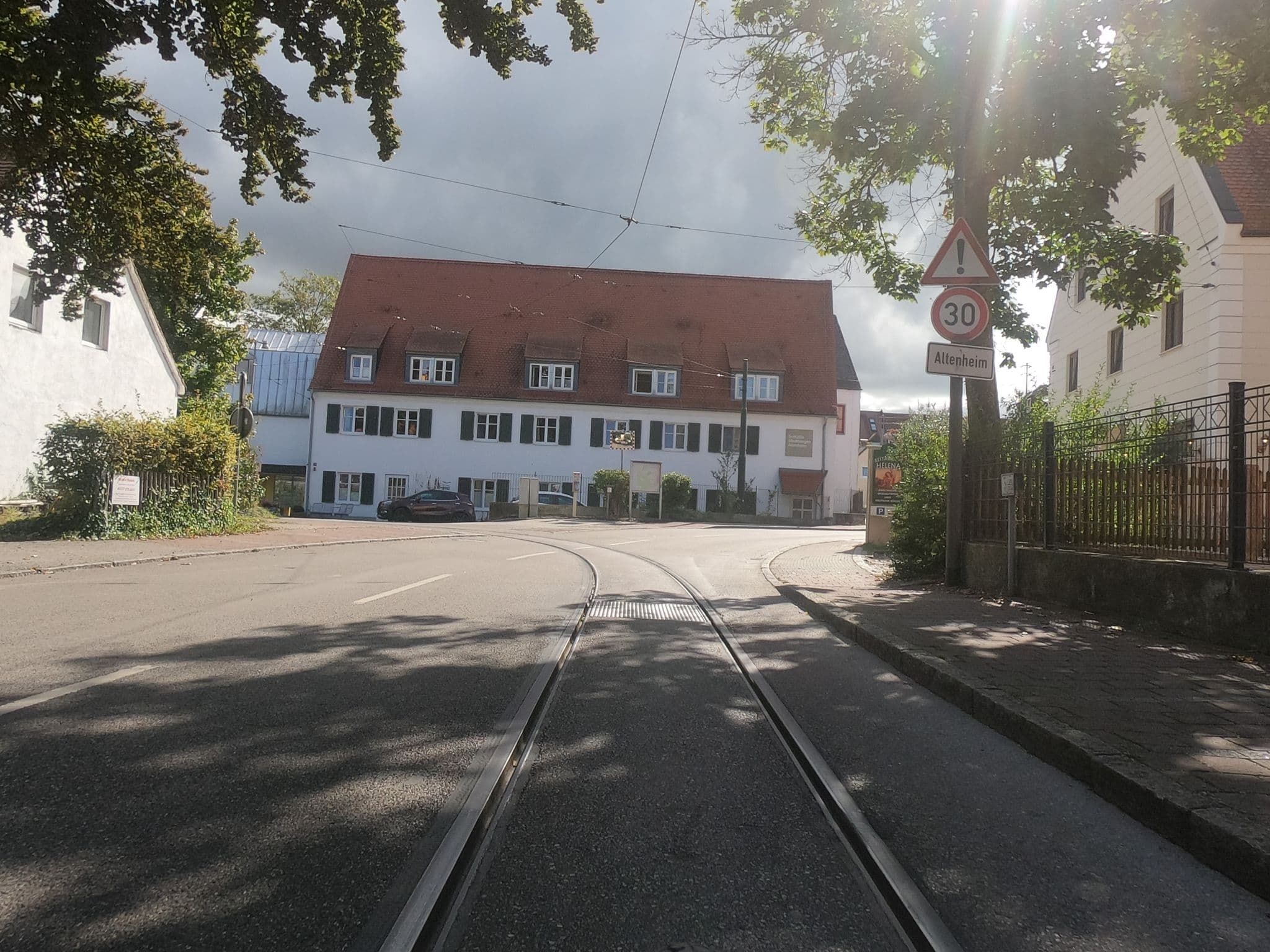Street view near Schlößle garni, Stadtbergen — © ascomycota (CC BY-SA · Mapillary)