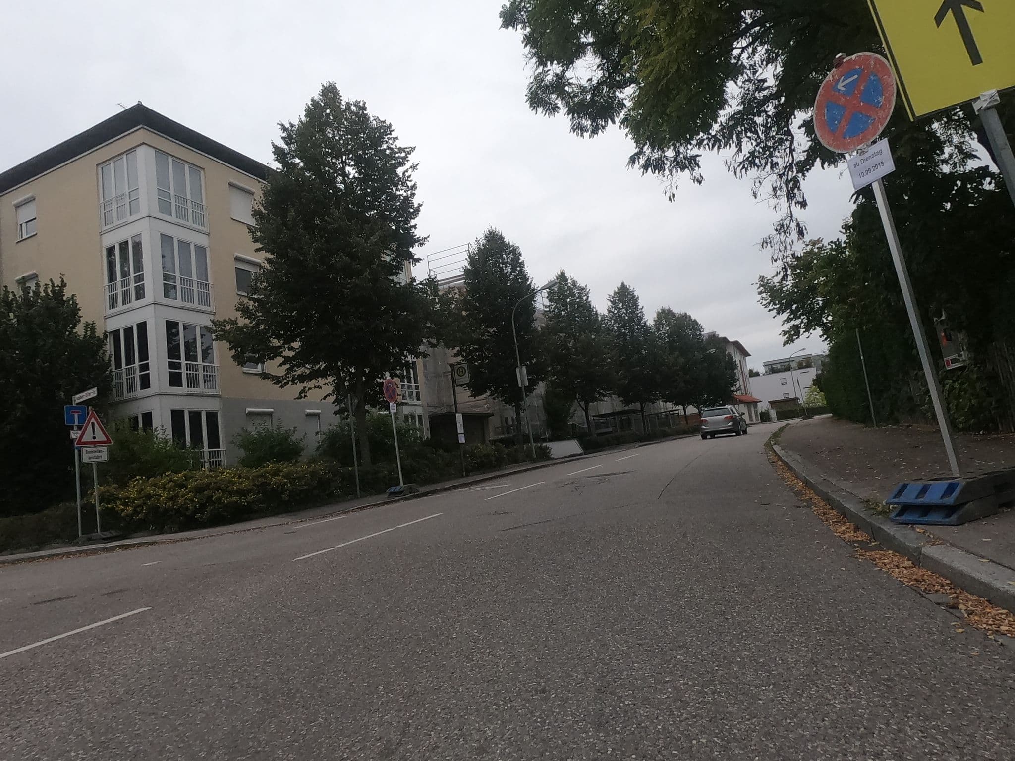 Street view near Bürgemeister Apartment, Stadtbergen — © ascomycota (CC BY-SA · Mapillary)