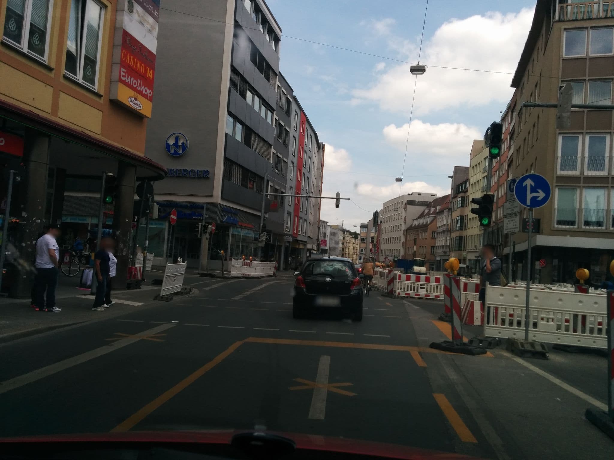 Street view near Hotel Augusta 3-Sterne-Superior, Augsburg — © bitnapper (CC BY-SA · Mapillary)