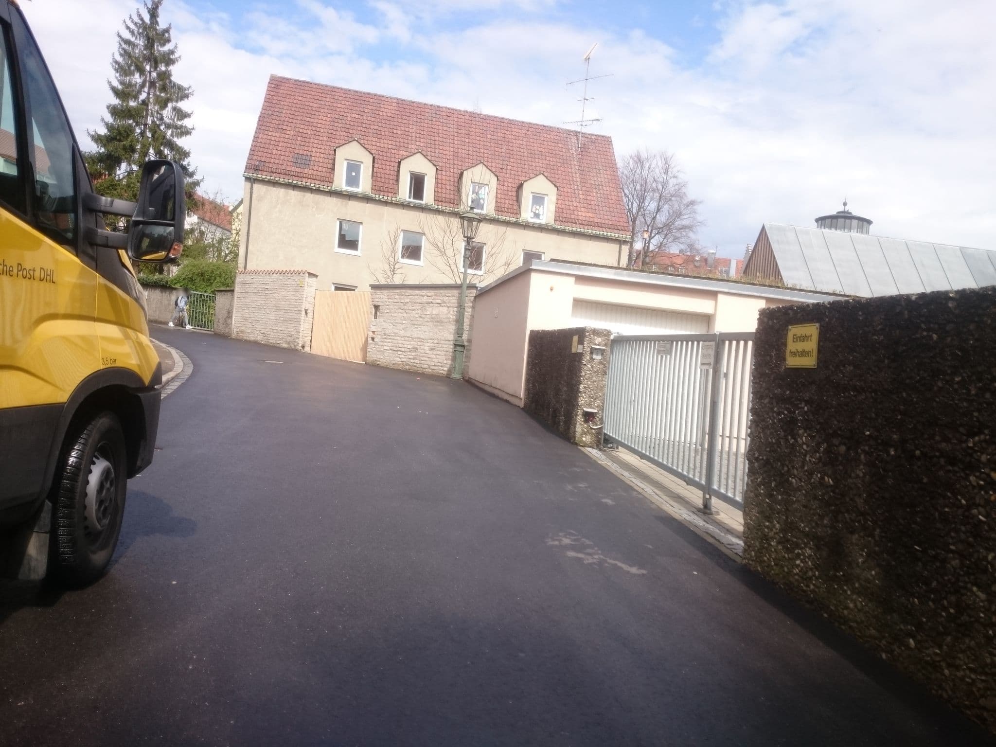 Street view near Grandhotel Augsburg, Augsburg — © msdess (CC BY-SA · Mapillary)