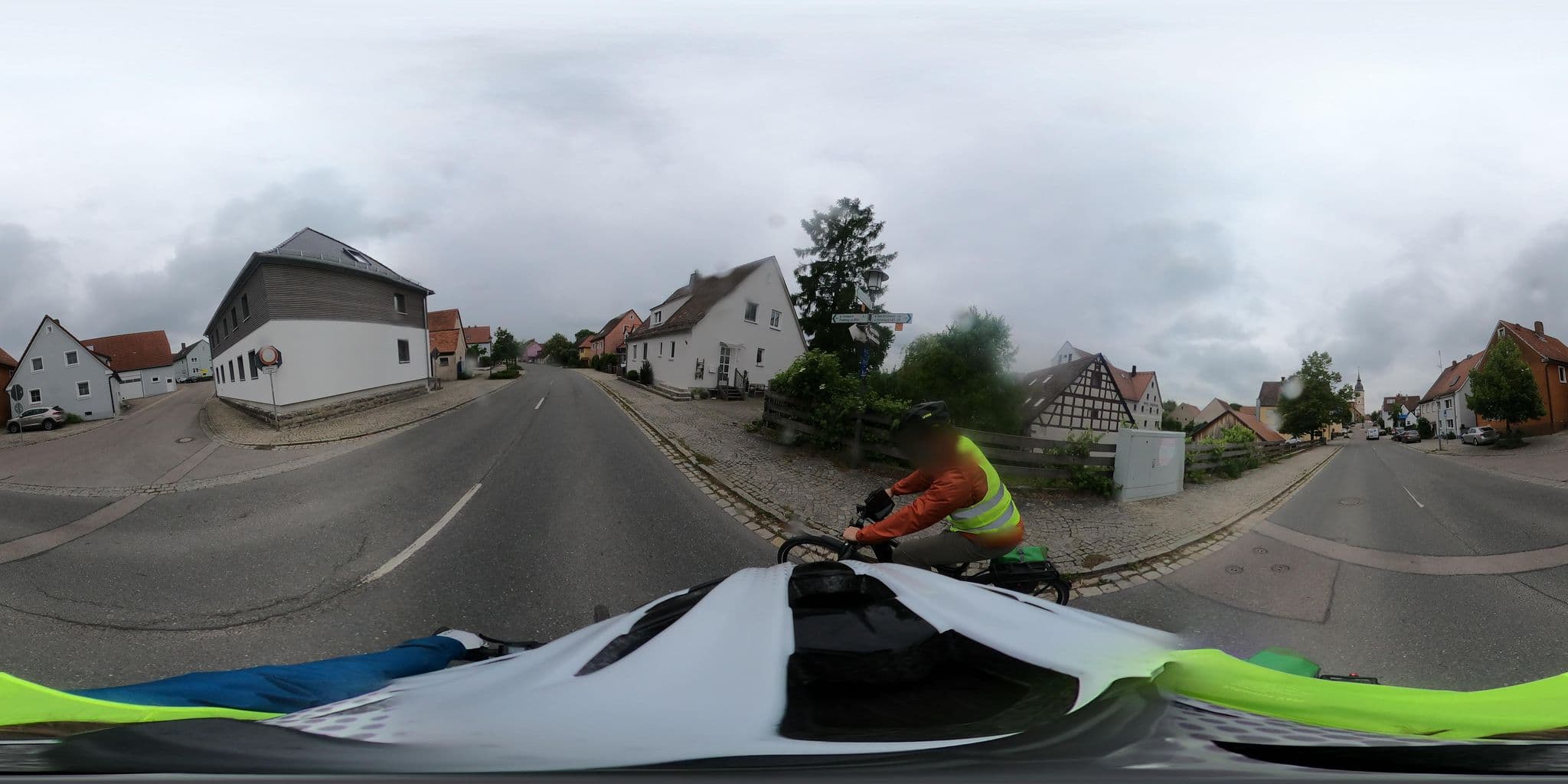 Street view near Hotel Dorfmuhle, Lehrberg — © Mobilitaetswerk (CC BY-SA · Mapillary)