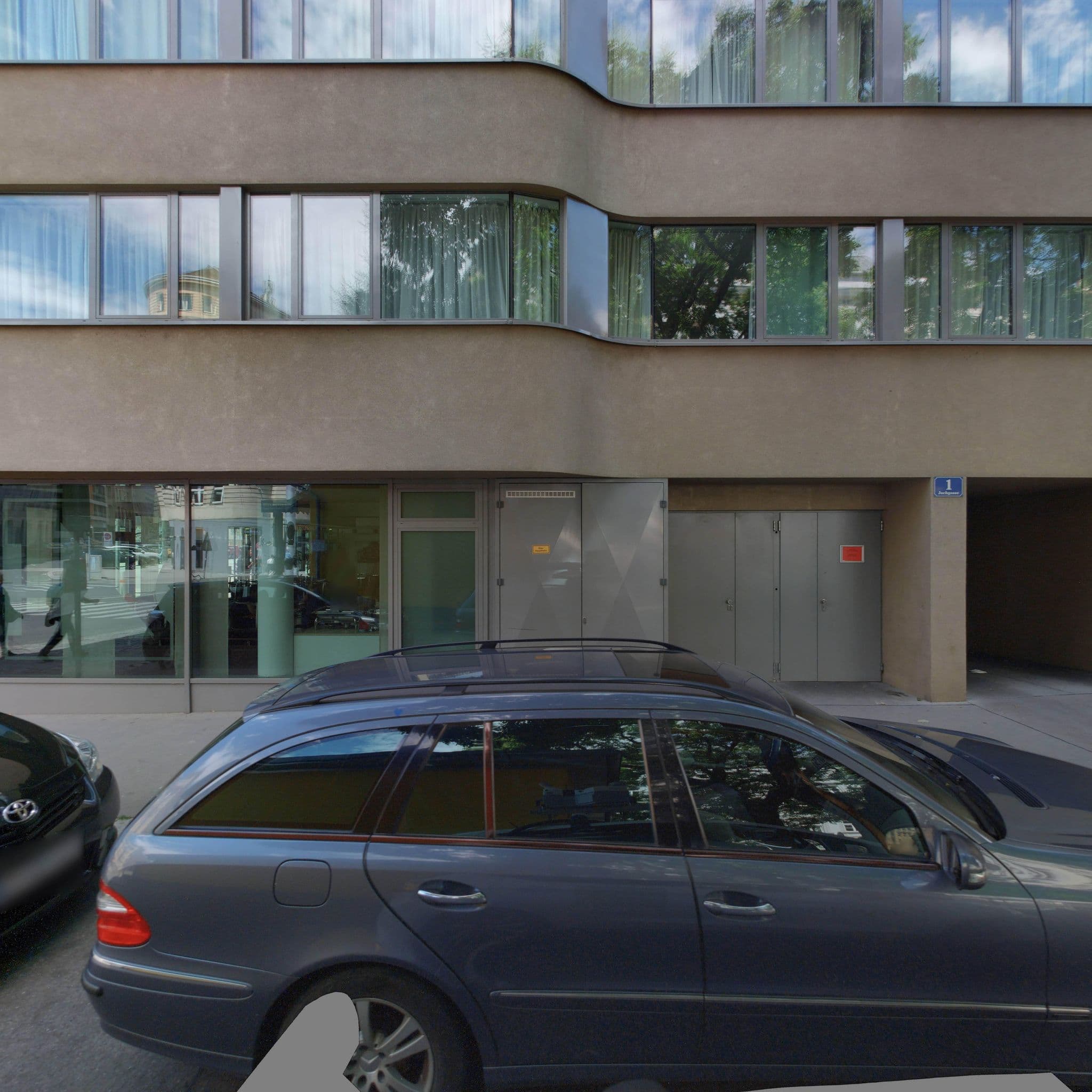 Street view near Eurostars Embassy, Landstraße — © eliasgander (CC BY-SA · Mapillary)