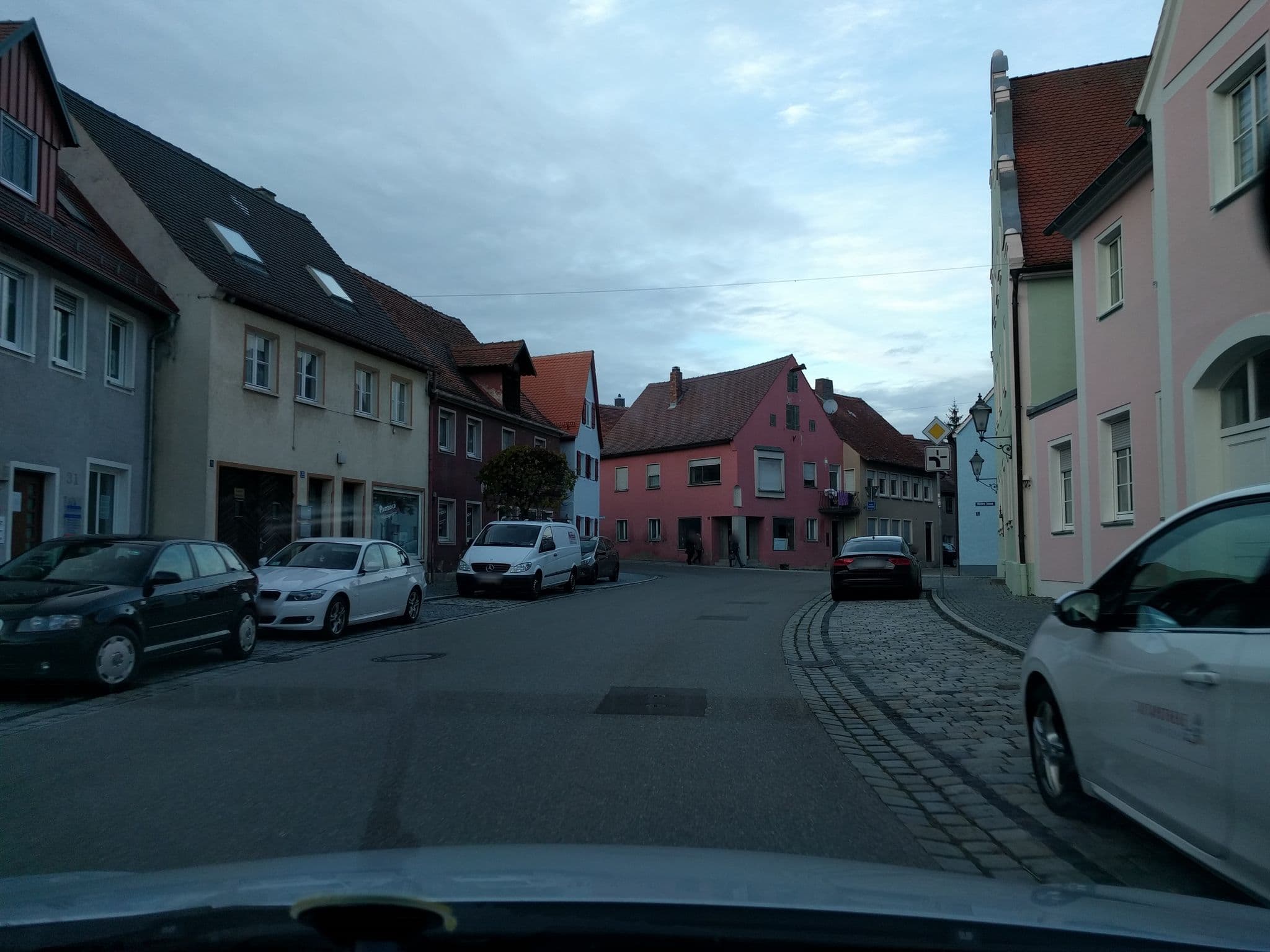 Street view near Genießerhotel Limbacher, Herrieden — © tbeckler (CC BY-SA · Mapillary)