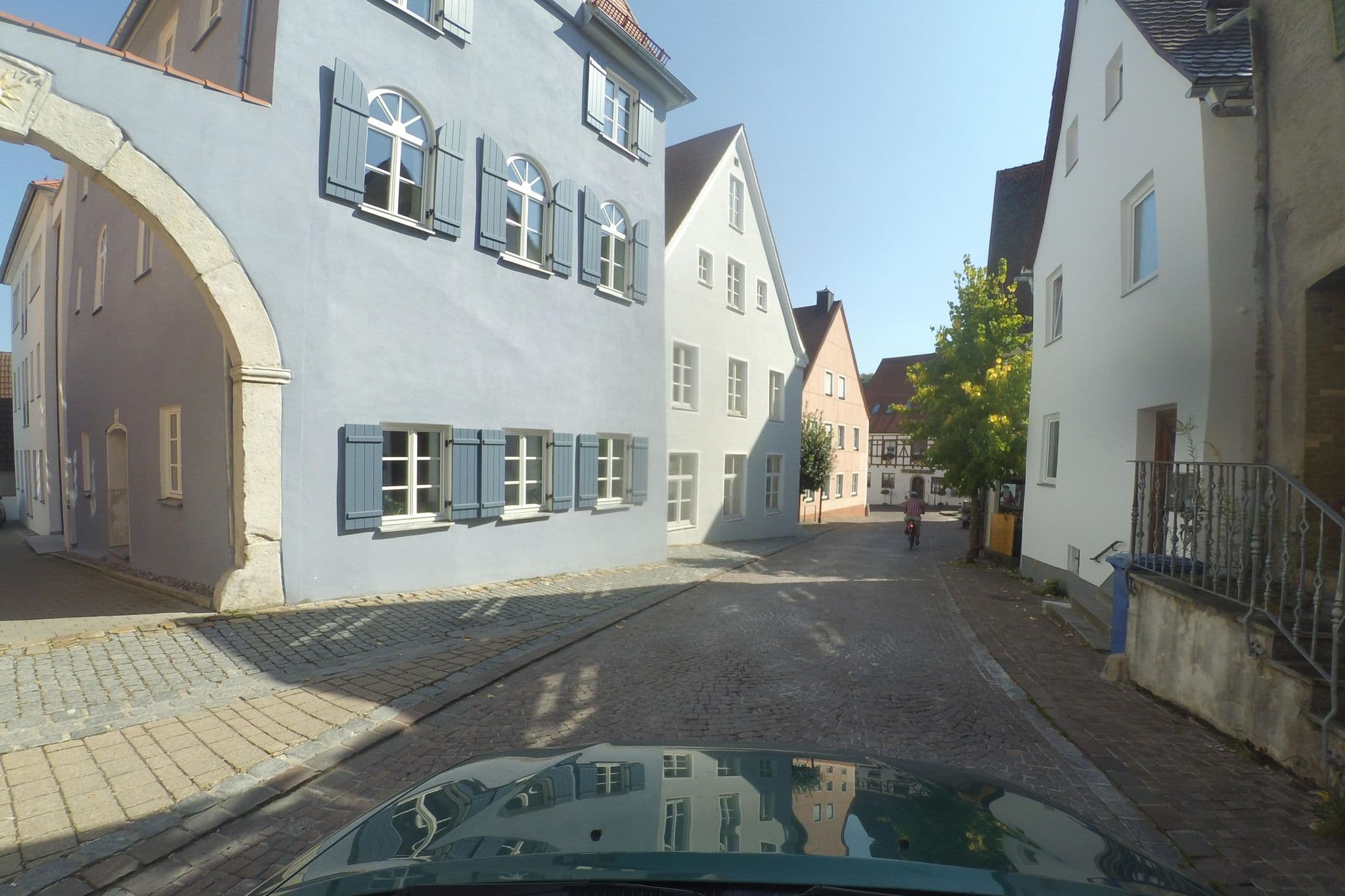 Street view near Old town center apartments on the Romantic Road, Huisheim — © wegatest (CC BY-SA · Mapillary)