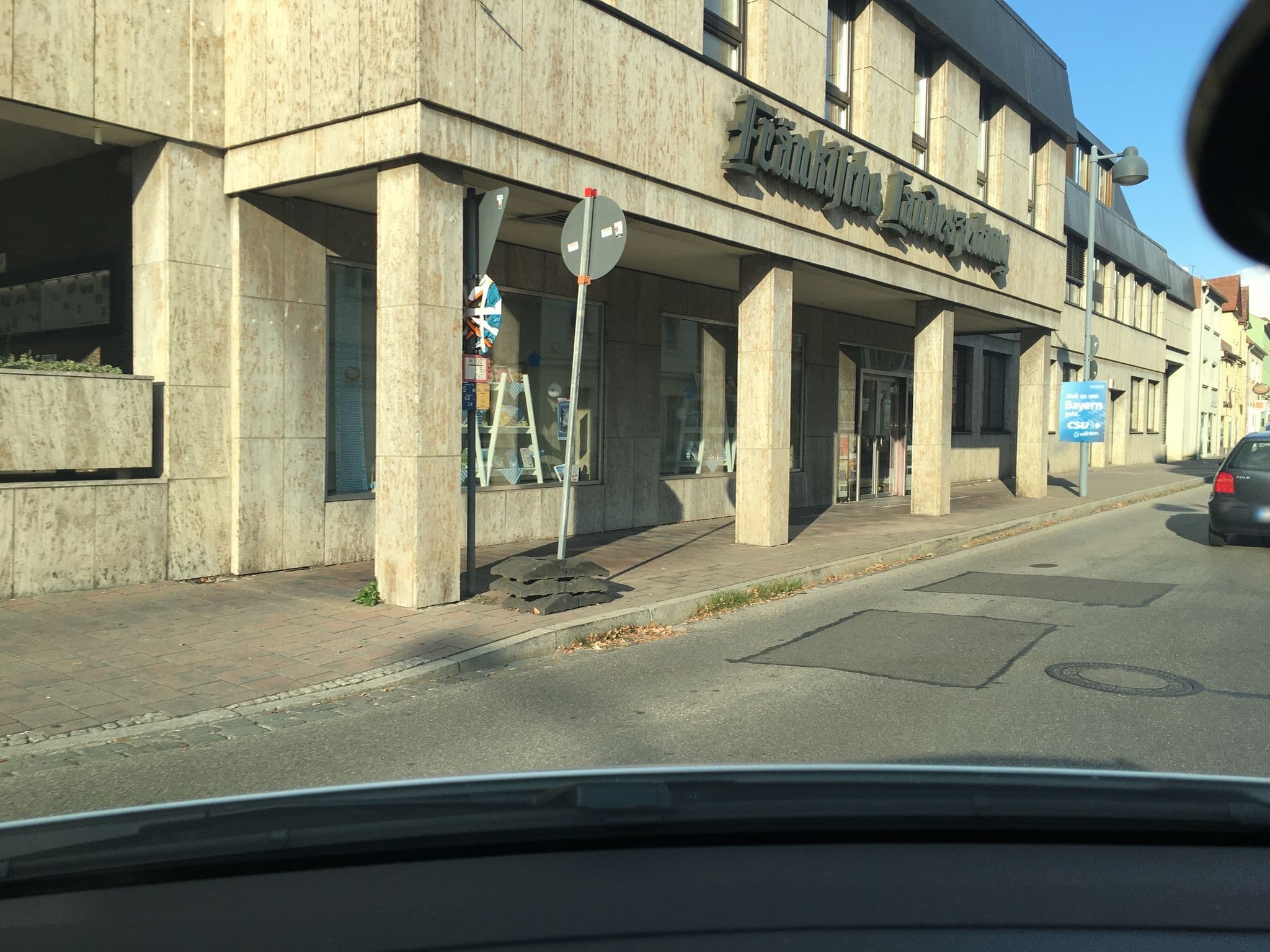 Street view near Gasthaus Schwarzes Roß Fremdenzimmer, Ansbach — © heilbron (CC BY-SA · Mapillary)