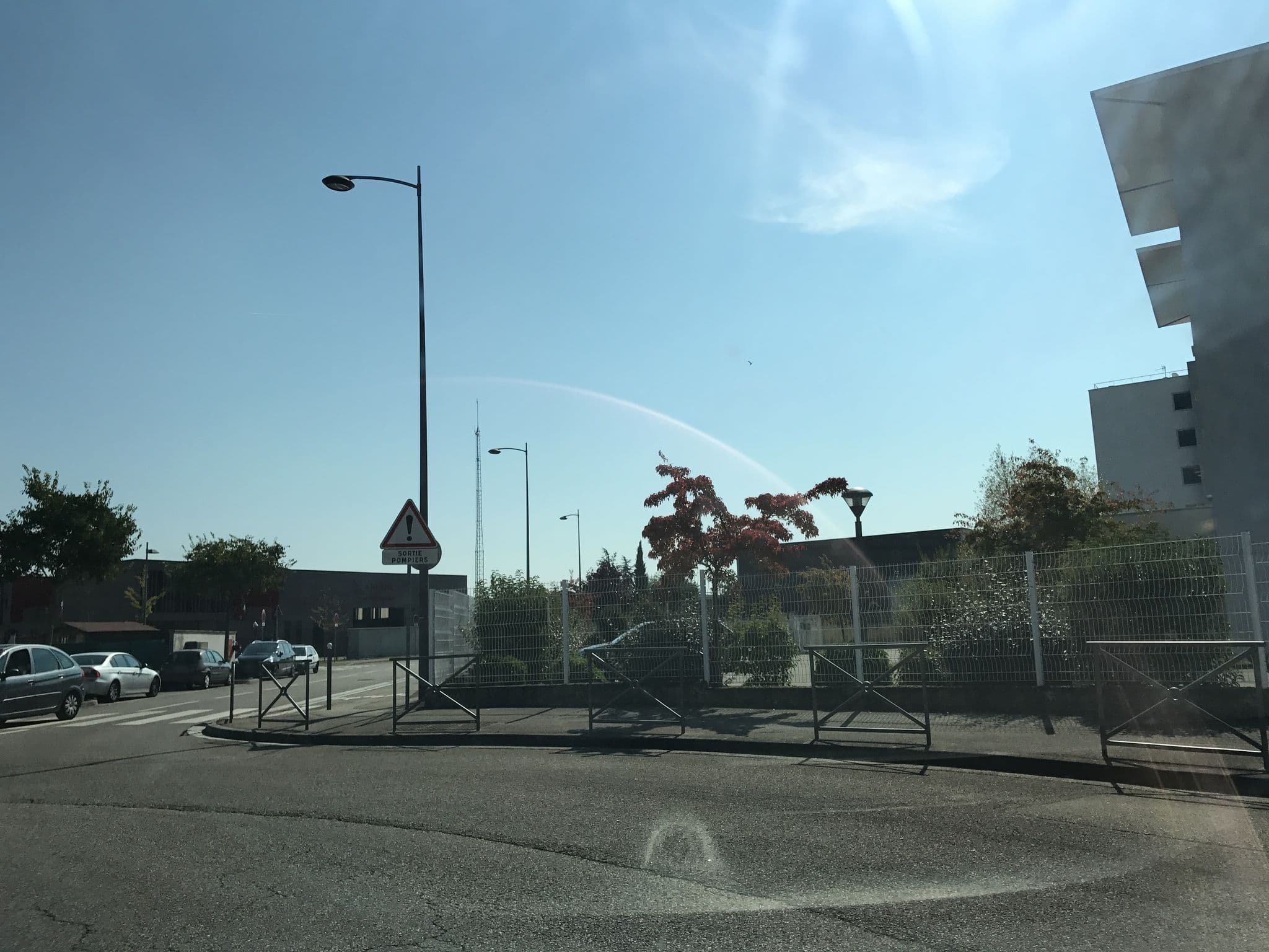 Street view near Ibis Styles Lyon Meyzieu Arena Stadium, Meyzieu — © thepriben (CC BY-SA · Mapillary)