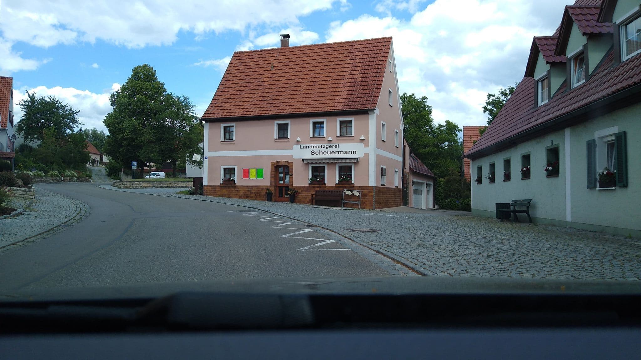 Street view near Elke Bauer, Absberg — © mike409 (CC BY-SA · Mapillary)