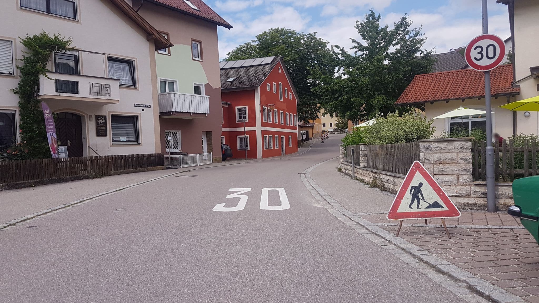Street view near Hotel Adler Gasthof Zum Verkauften Grossvater, Solnhofen — © changchun1 (CC BY-SA · Mapillary)