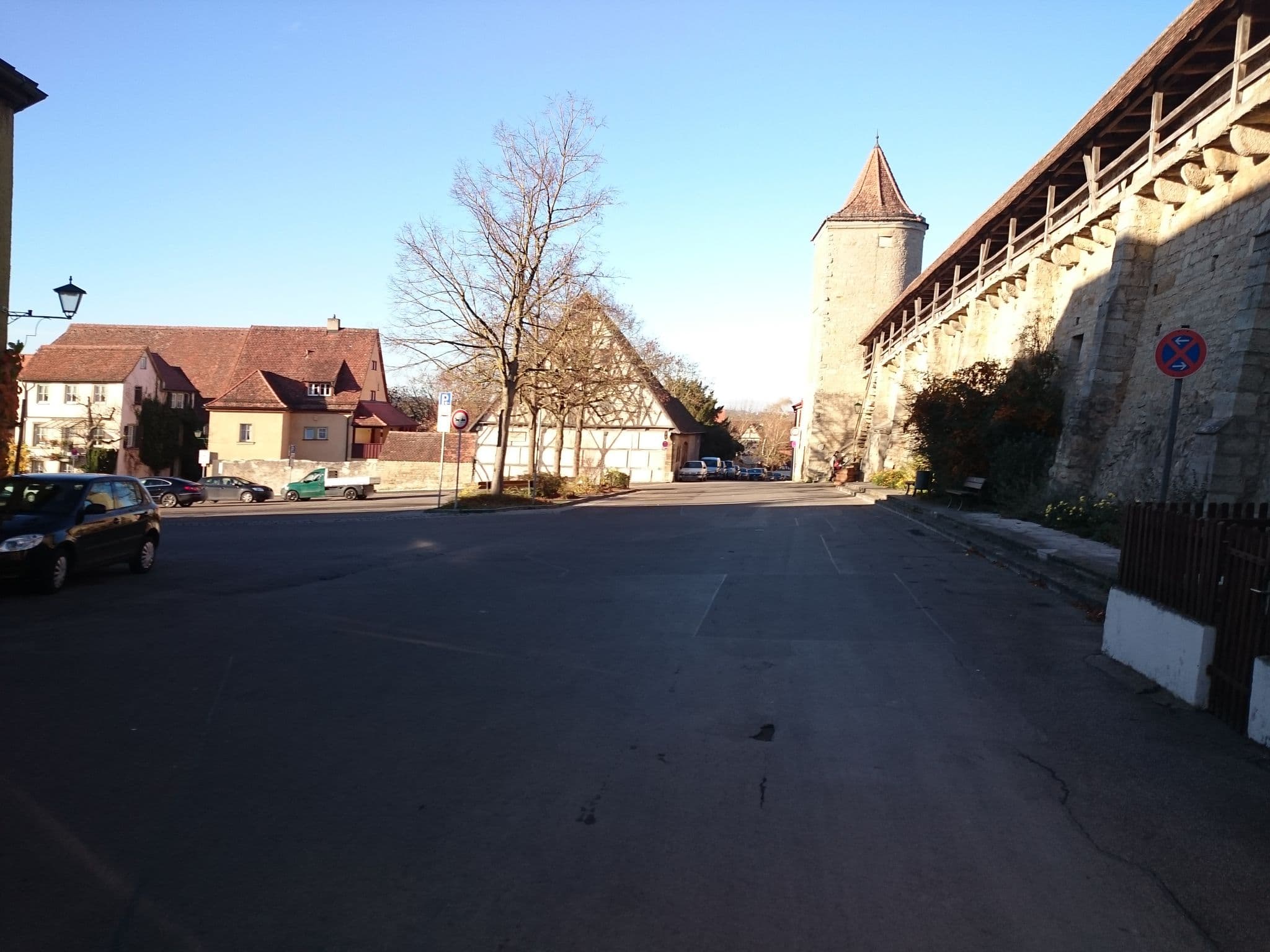 Street view near Gästehaus Familie Gerlinger, Rothenburg ob der Tauber — © rosty (CC BY-SA · Mapillary)